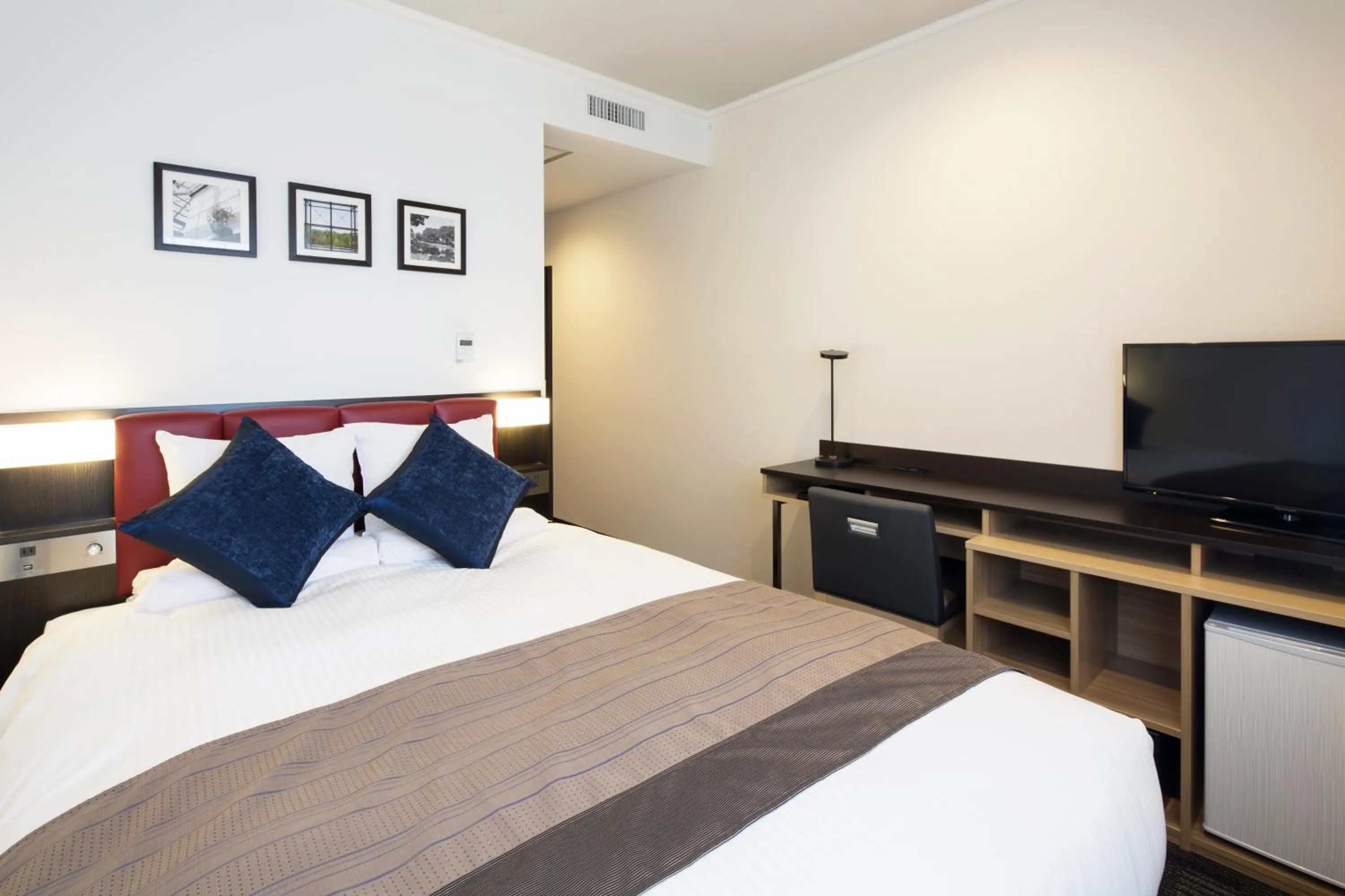 Bed in HOTEL MYSTAYS Tachikawa