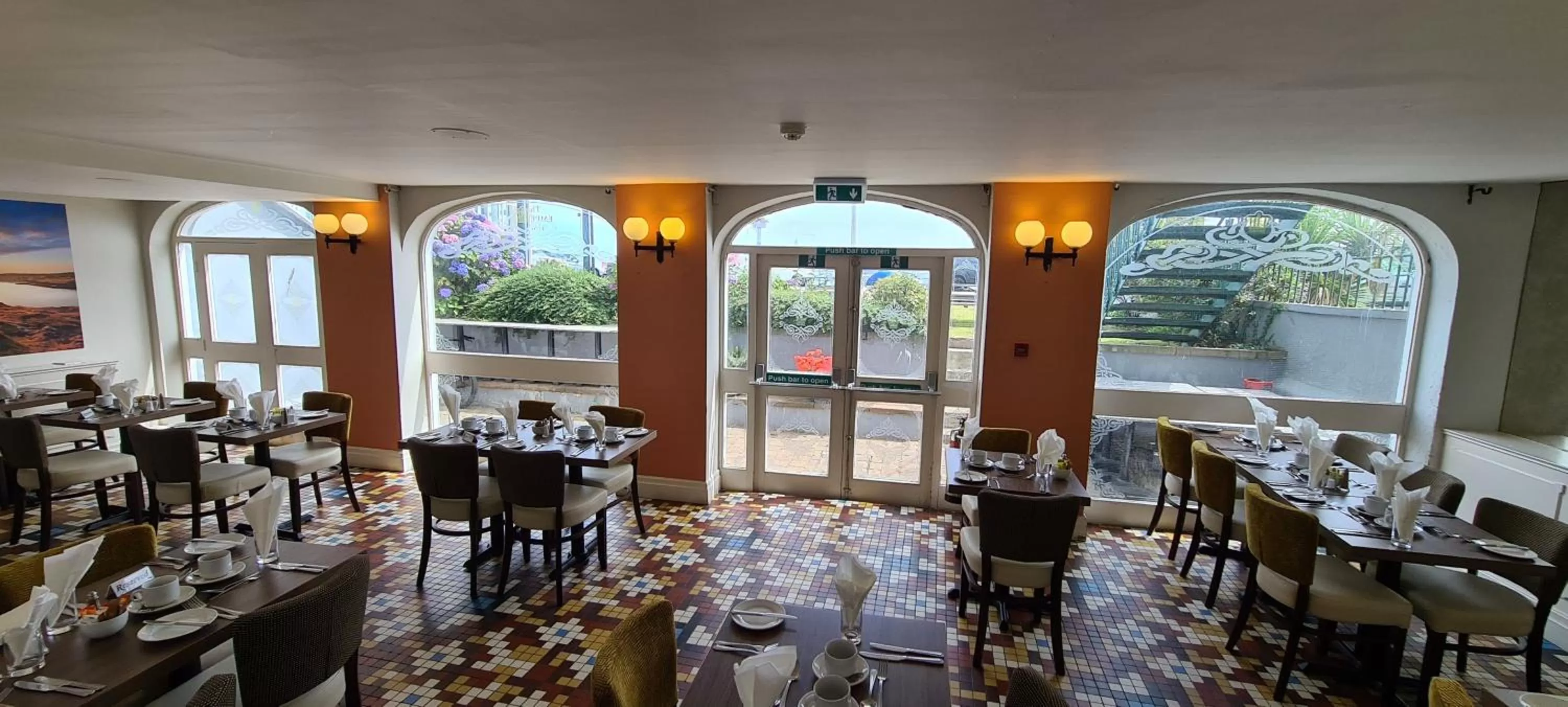 Restaurant/places to eat in The Empress Hotel