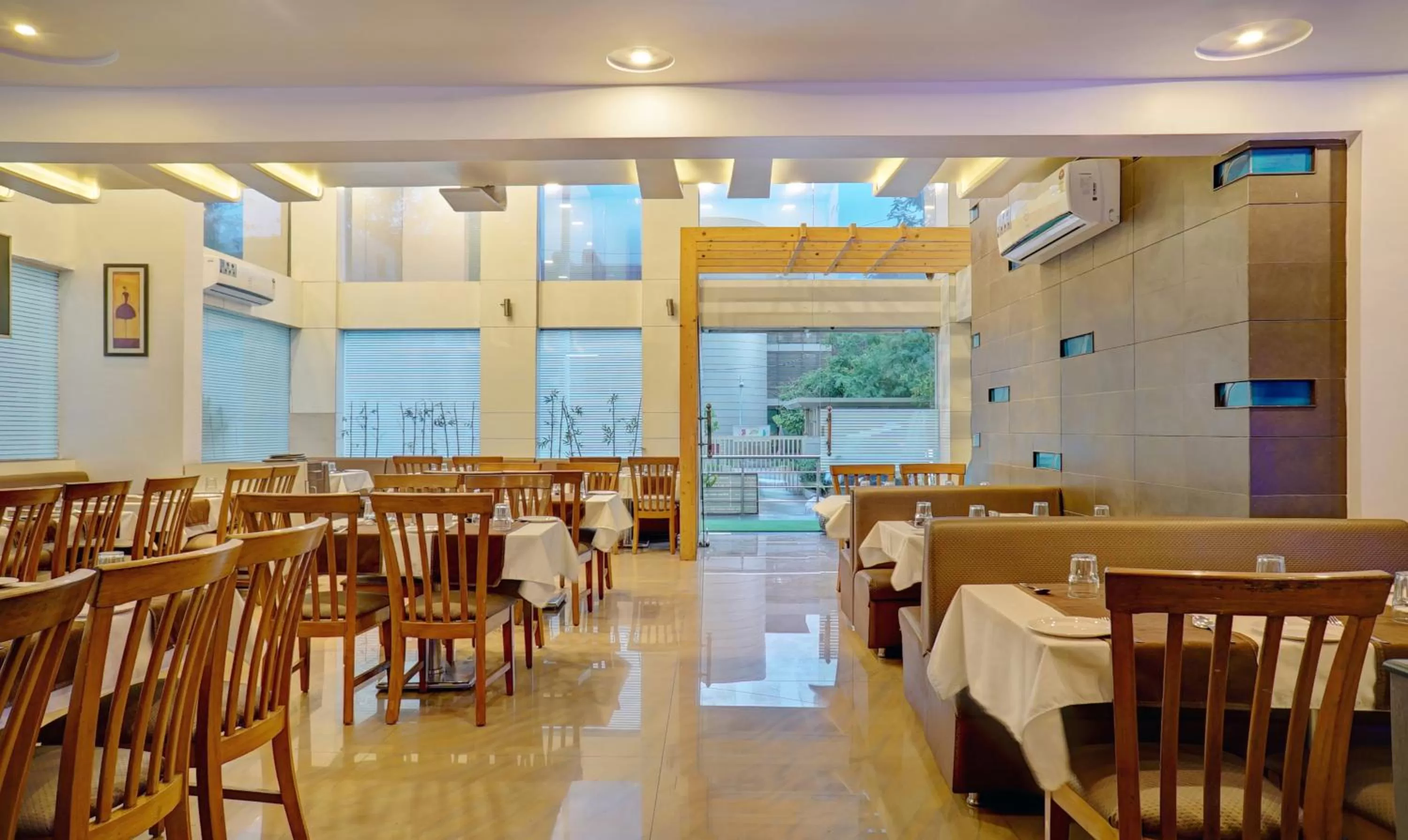 Restaurant/places to eat in Treebo Bhagyashree Executive