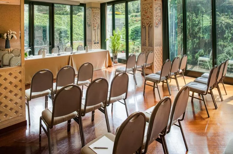 Business facilities in Cosmo Hotel Torri