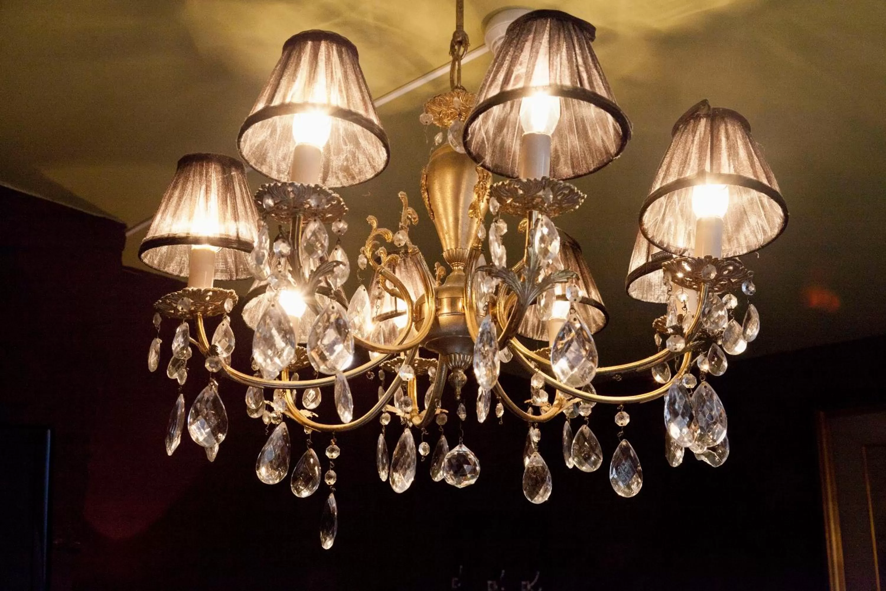 Decorative detail in Hotel Diamonds and Pearls