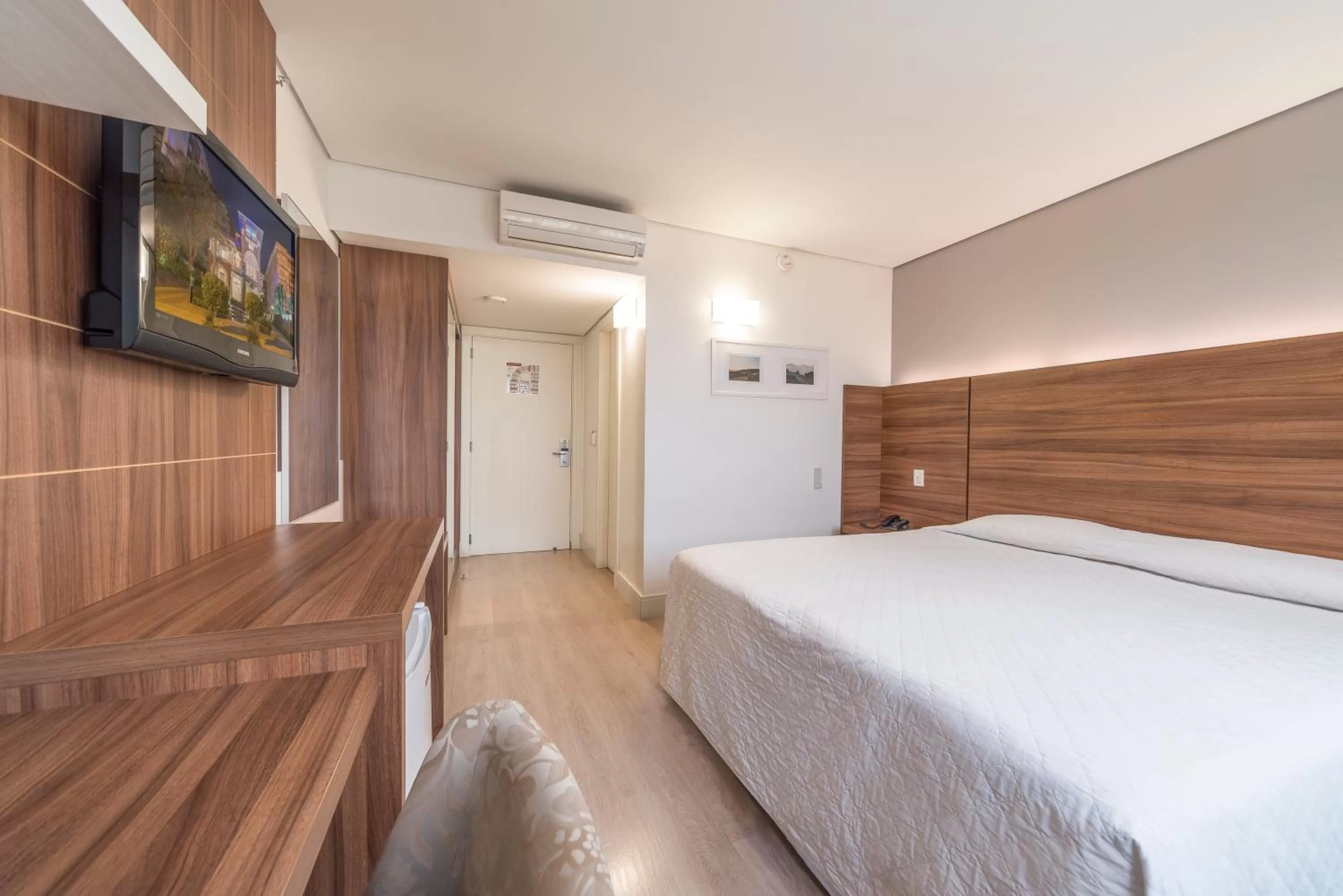 Bedroom, Bed in Hotel Laghetto Bento