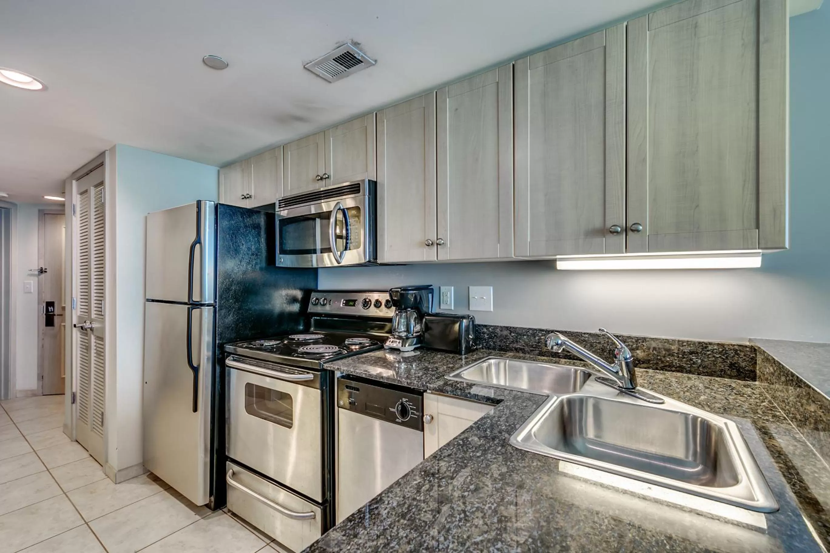 Kitchen or kitchenette in Oceans One Resort