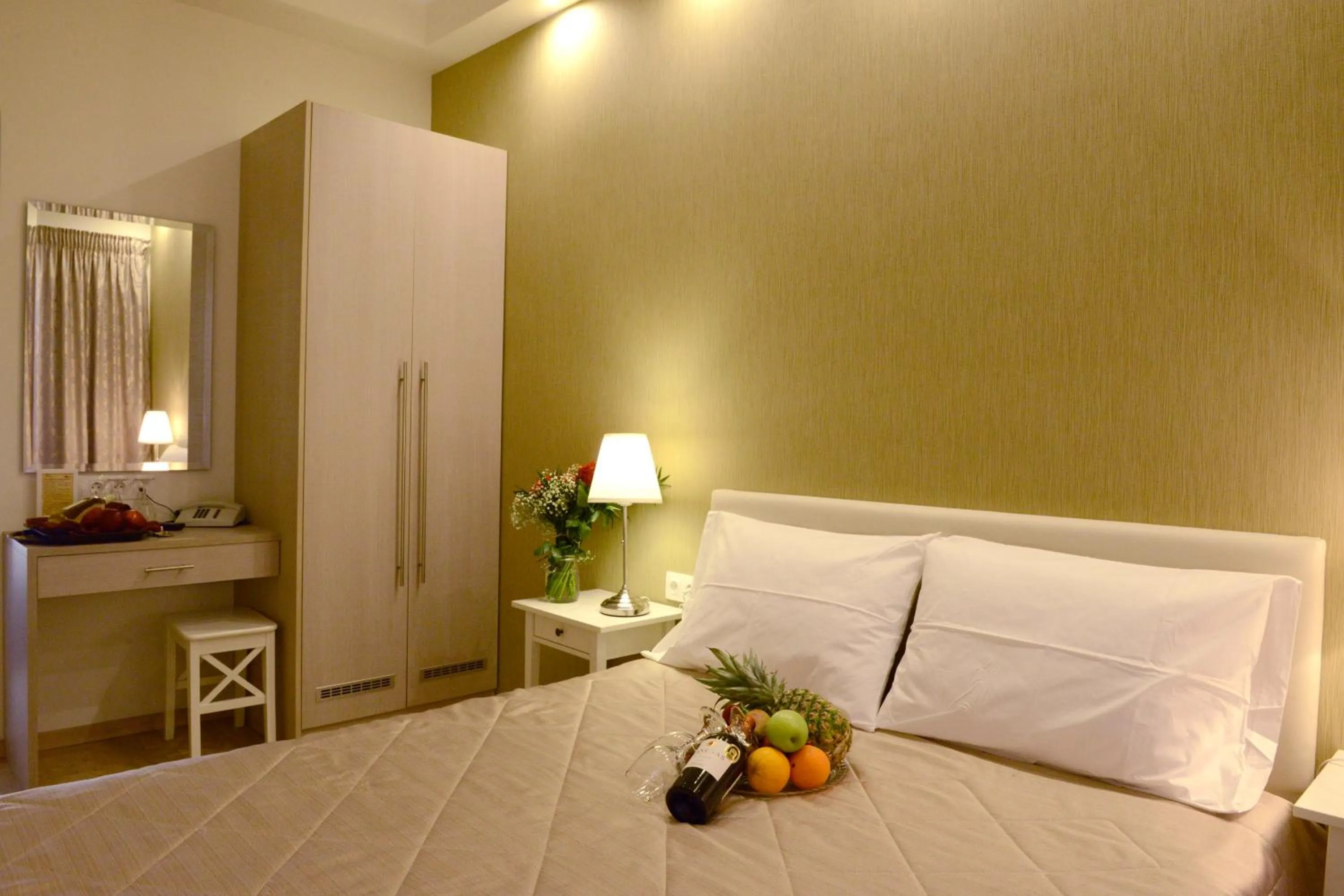 Bedroom, Bed in Phidias Hotel