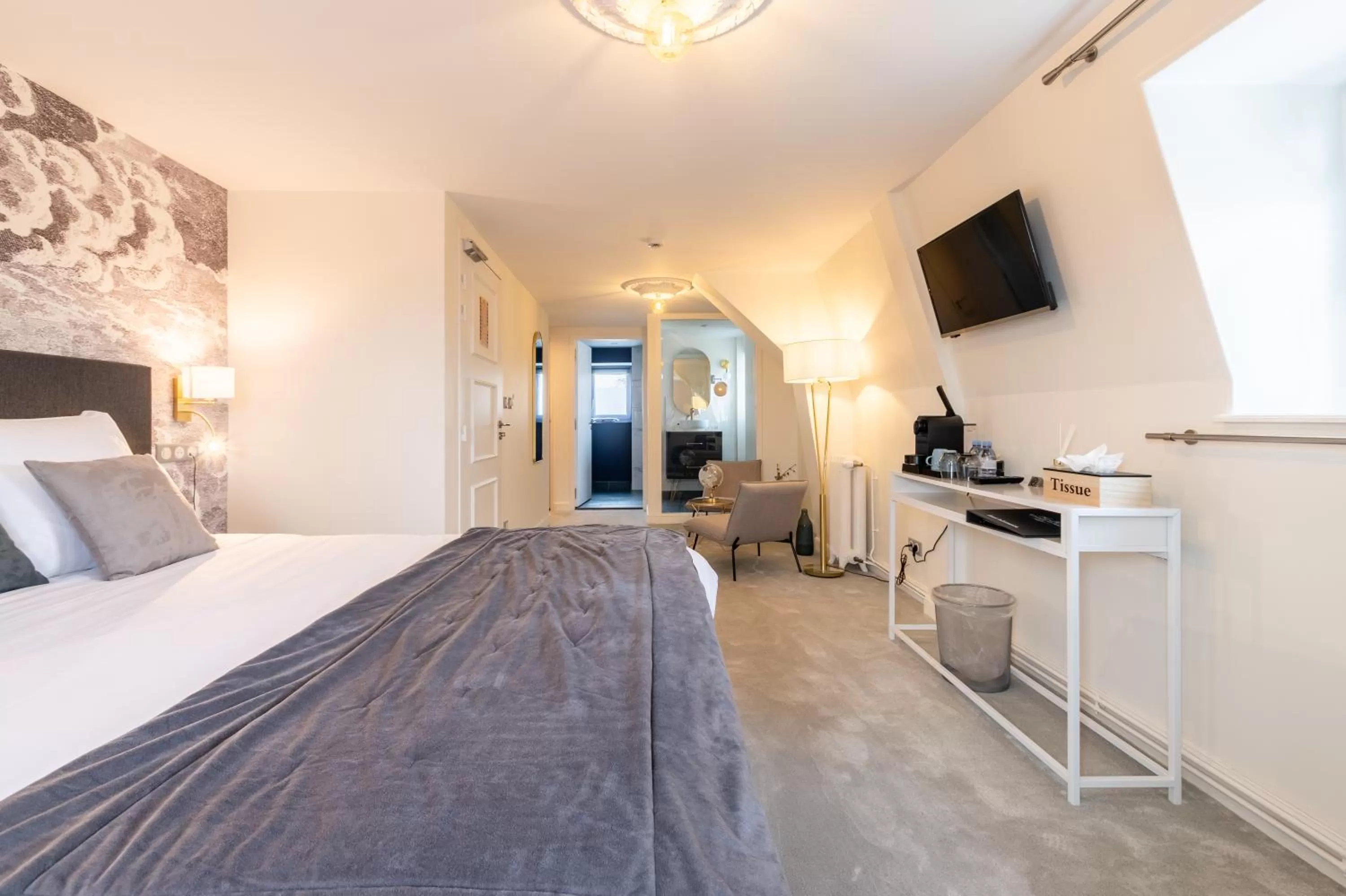 Bed in Hôtel Échappée en Baie - Parking privé gratuit dont forfaits bornes électriques réservable