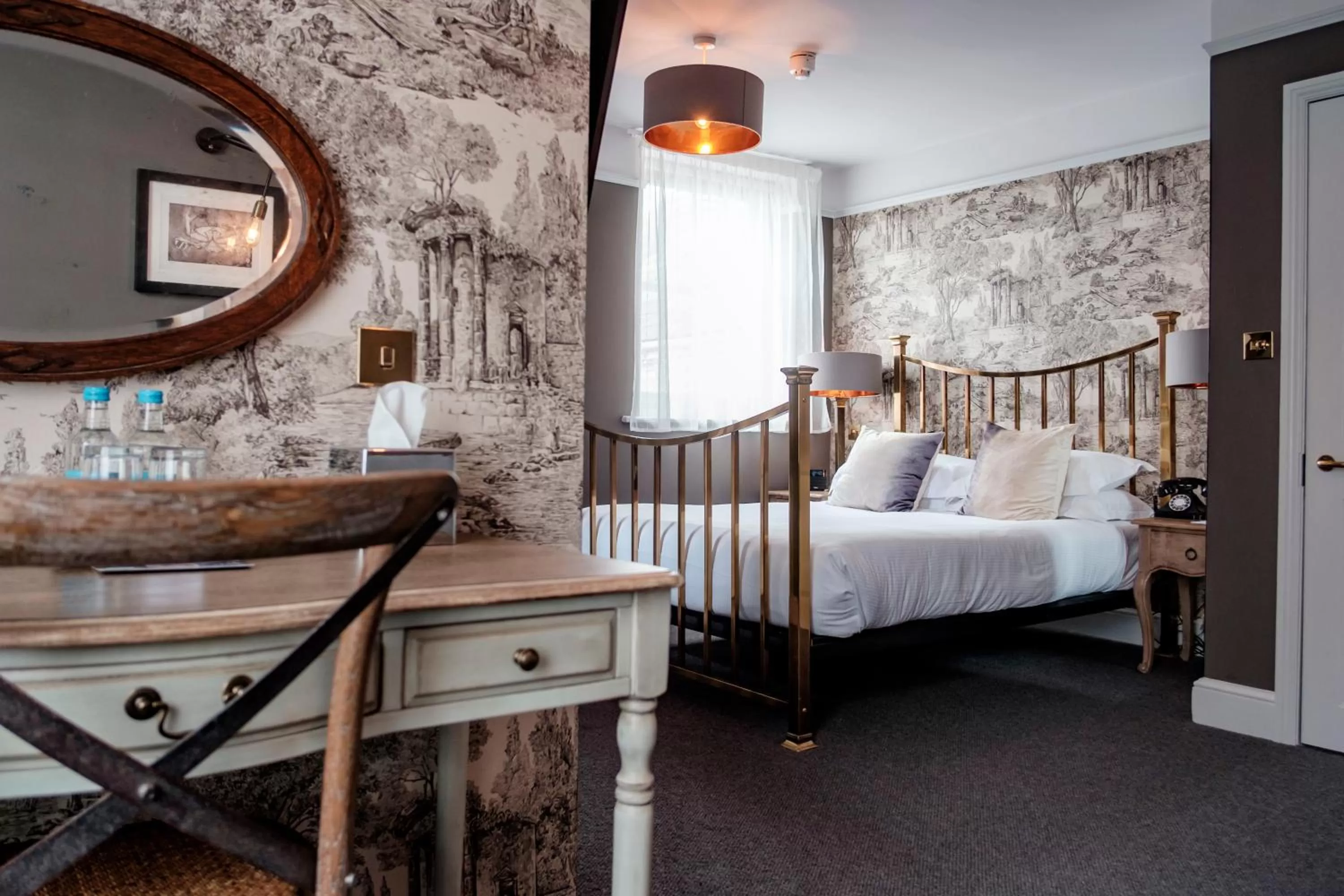 Bedroom, Bed in The Bull Hotel