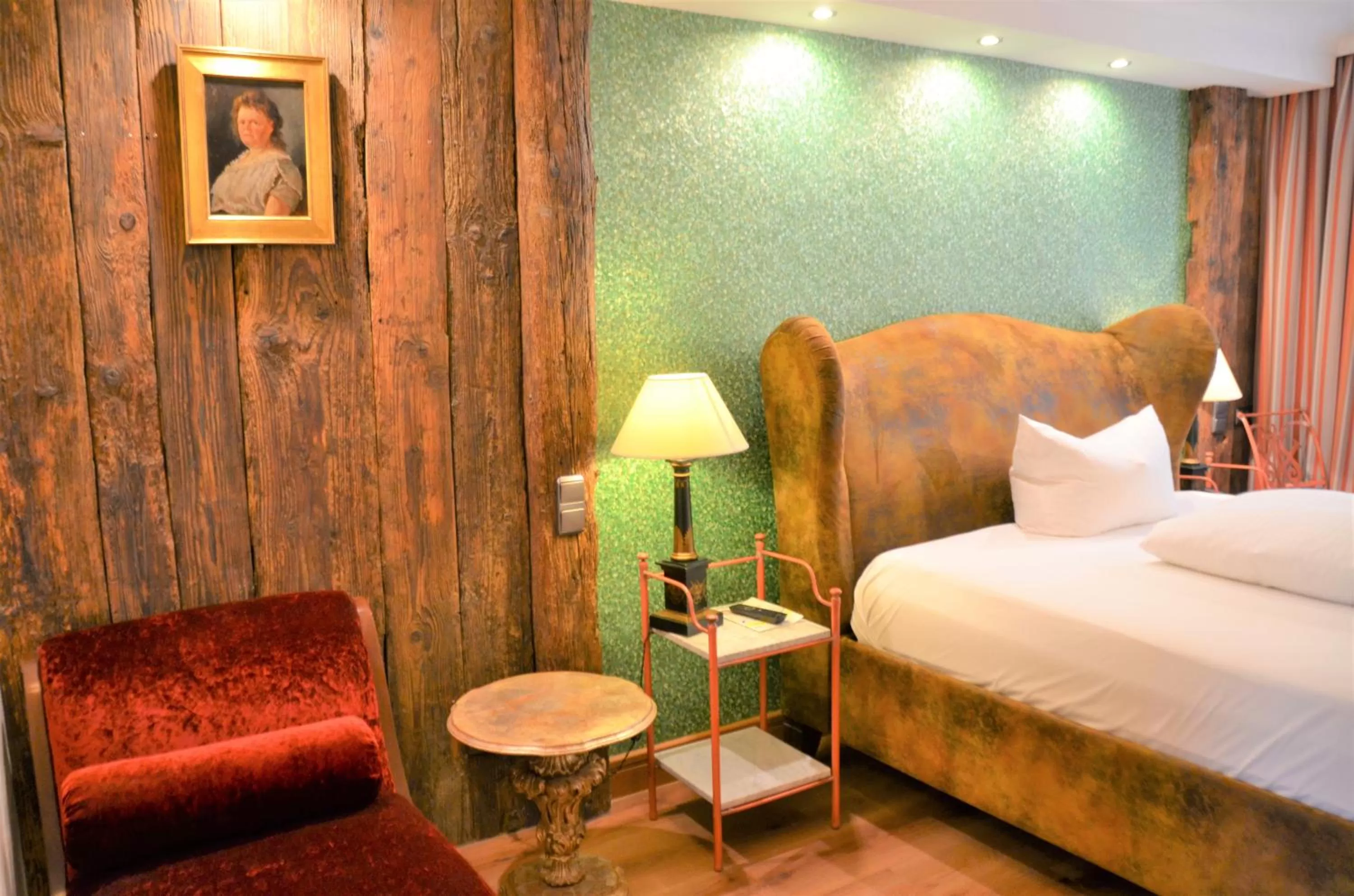 Bed in Ringhotel Alpenhof - Patchworkhotel