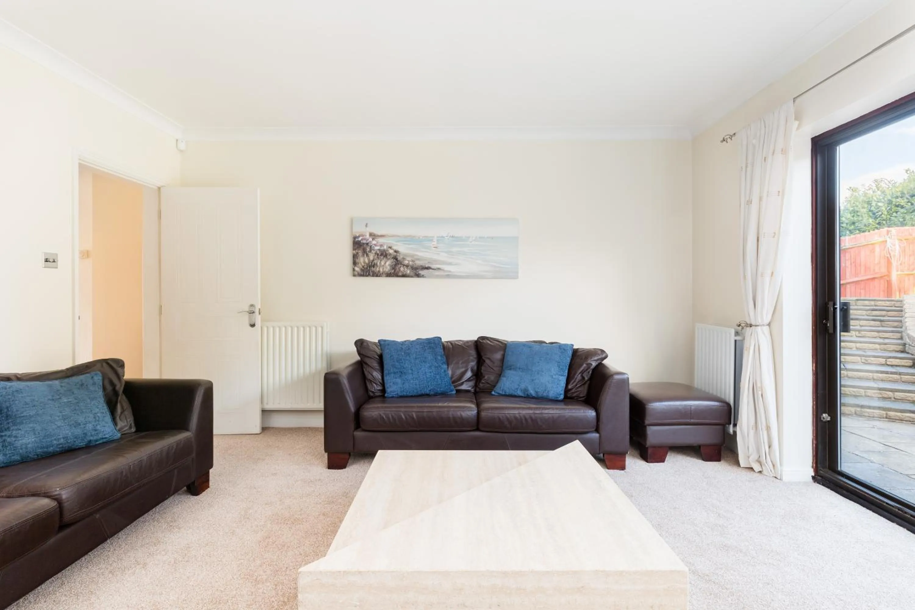 Living room in Drayton Manor House FREE parking