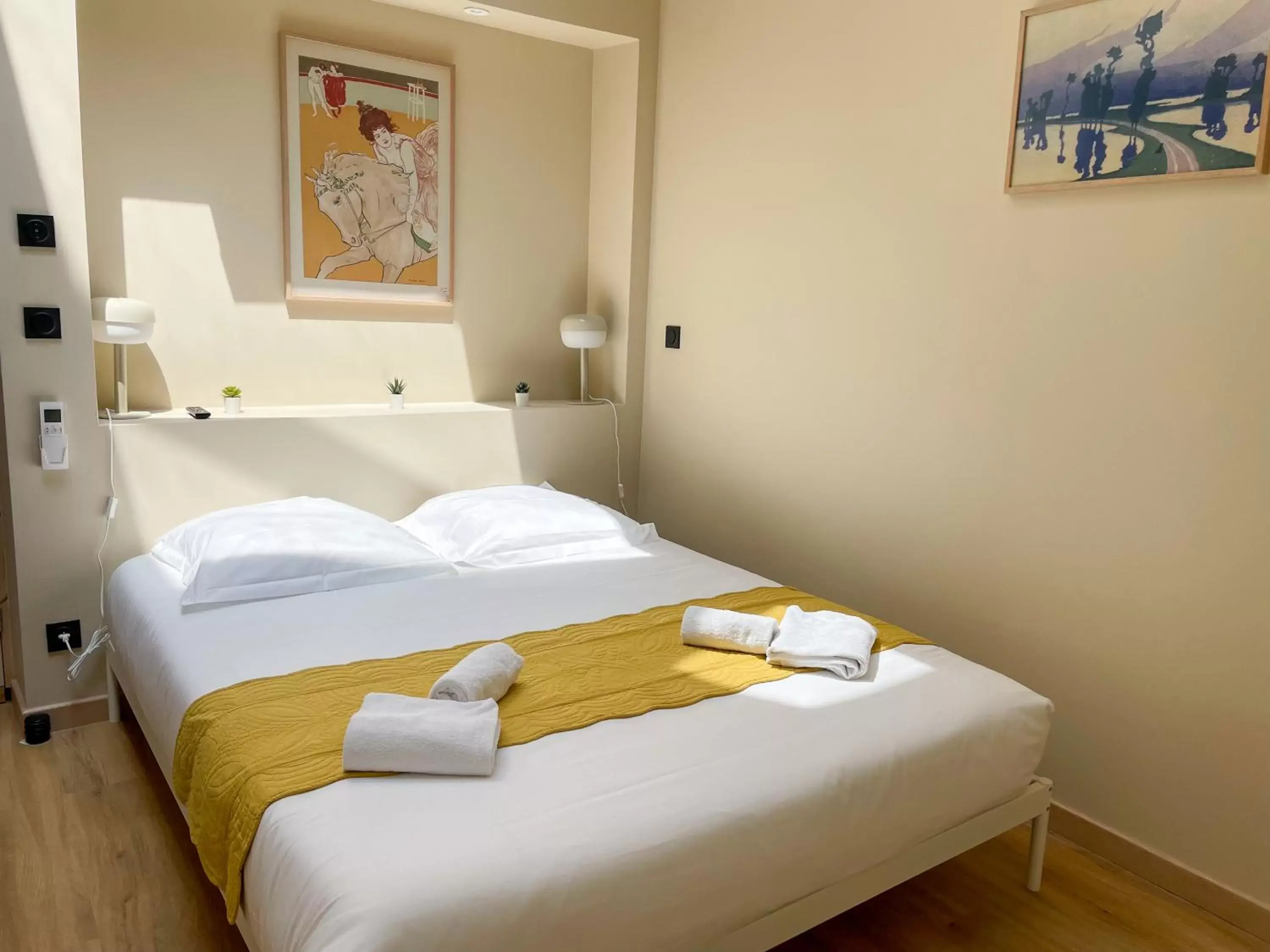 Bed in La Collégiale Bed in La Collégiale