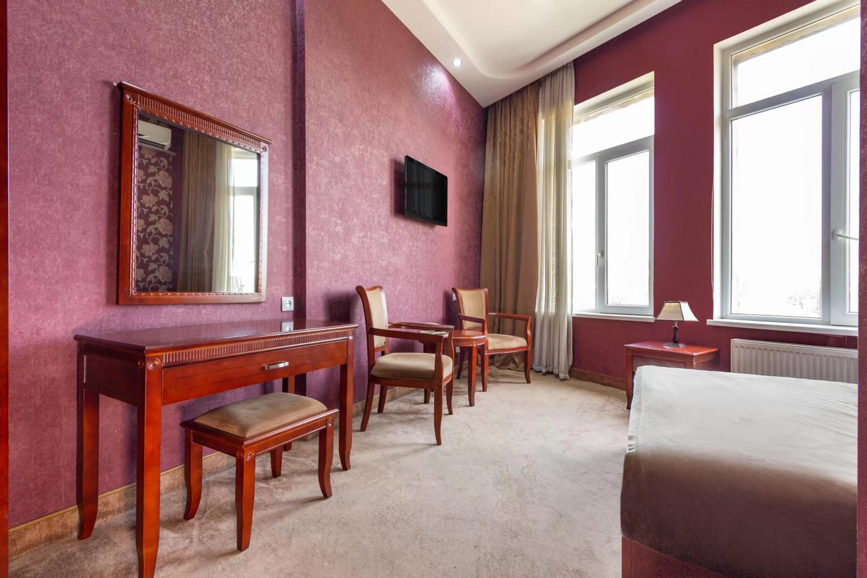 Restaurant/Places to Eat in Margo Palace Hotel