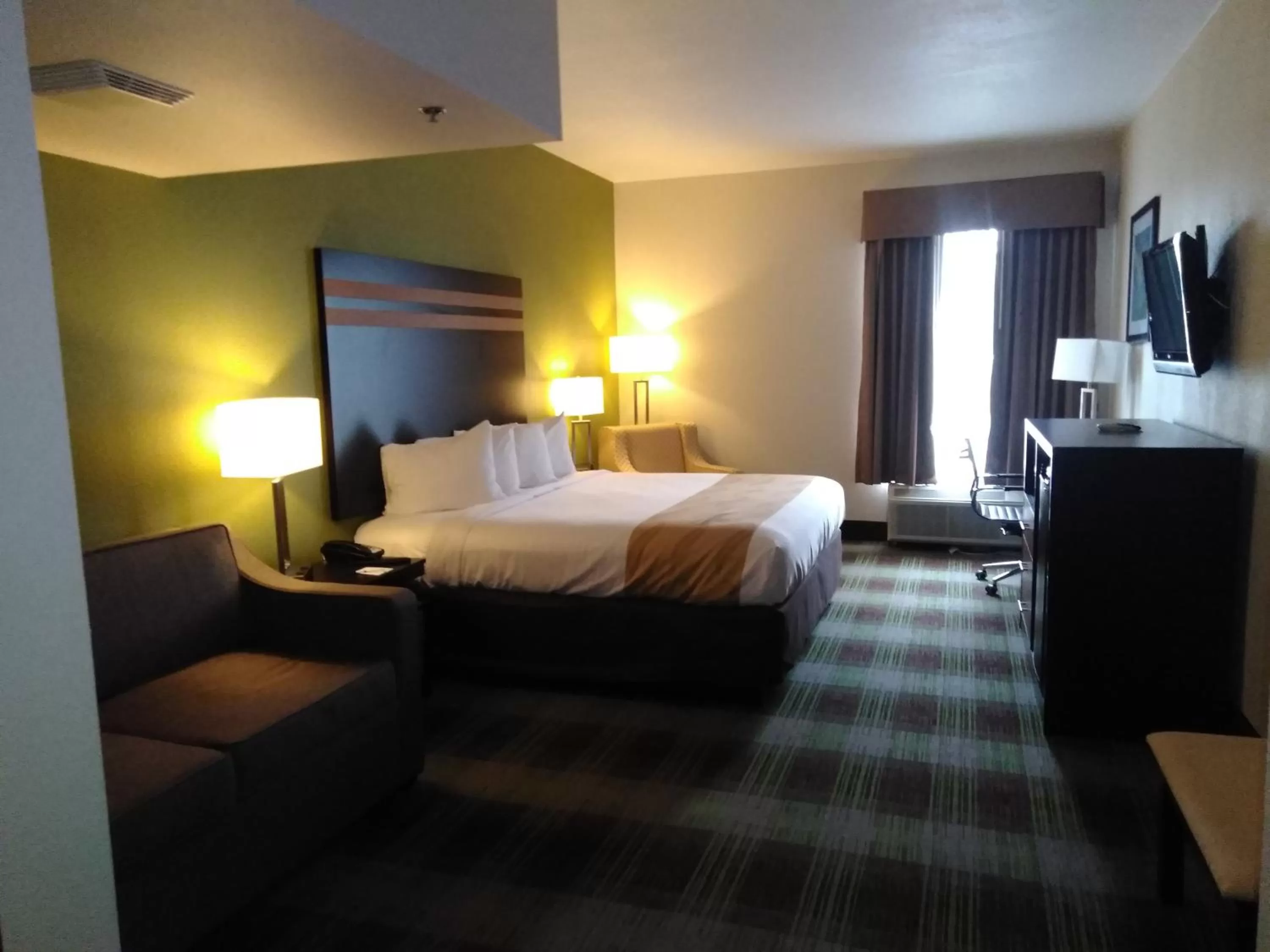Photo of the whole room in Quality Inn & Suites Mount Vernon