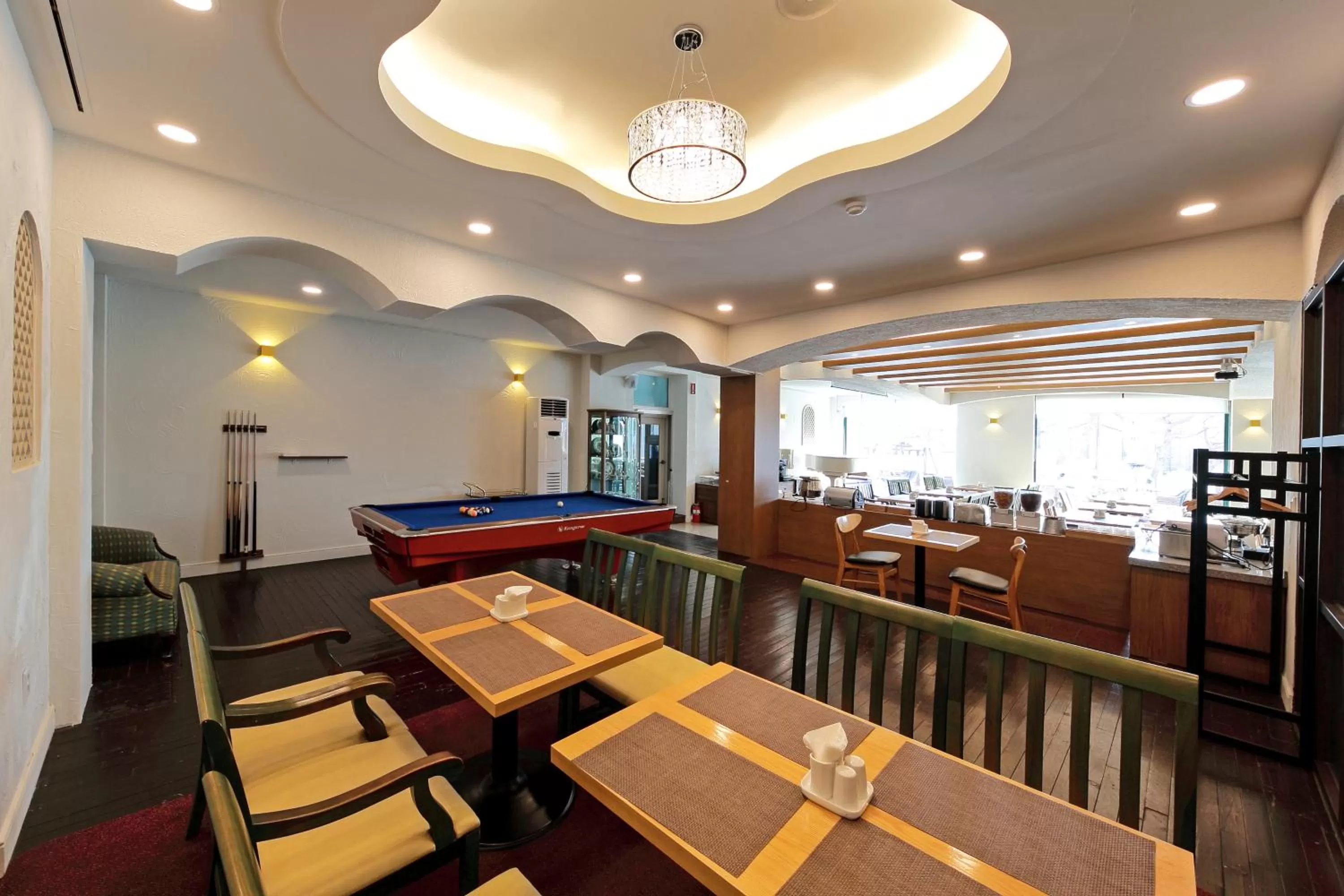 Restaurant/places to eat in Benikea Swiss Rosen Hotel