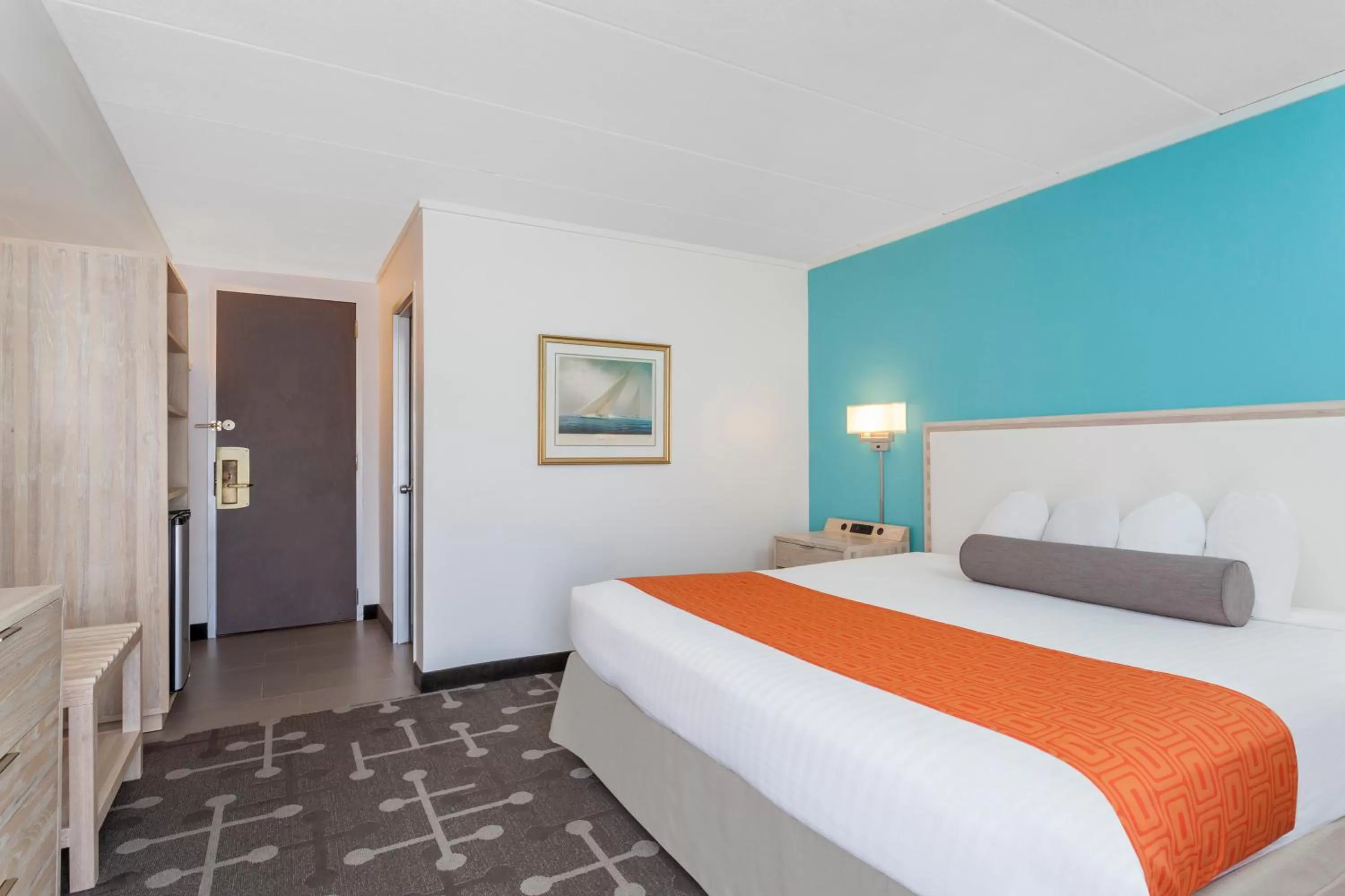 Bedroom, Bed in Howard Johnson by Wyndham Mystic