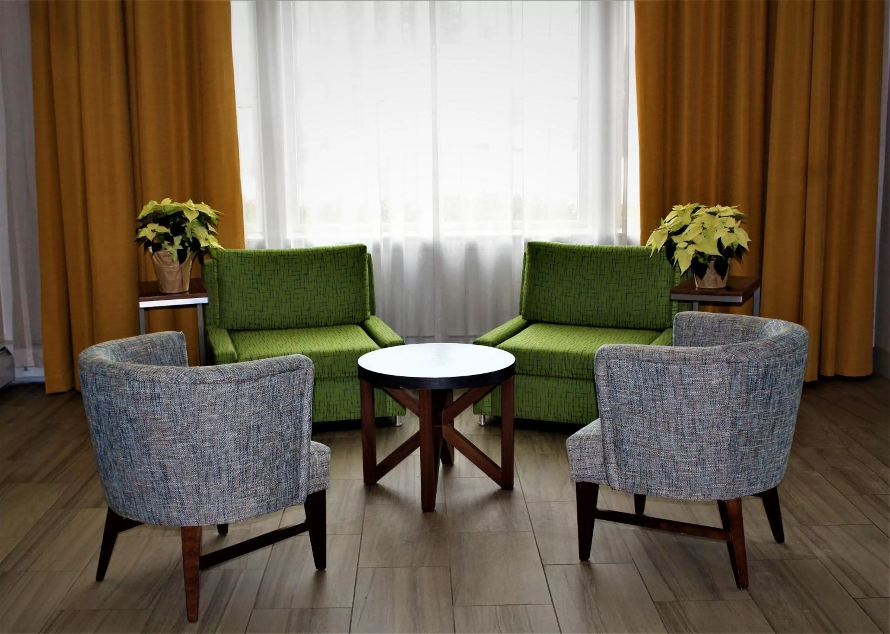 Property building, Seating Area in Holiday Inn Express Durham-UNH, an IHG Hotel