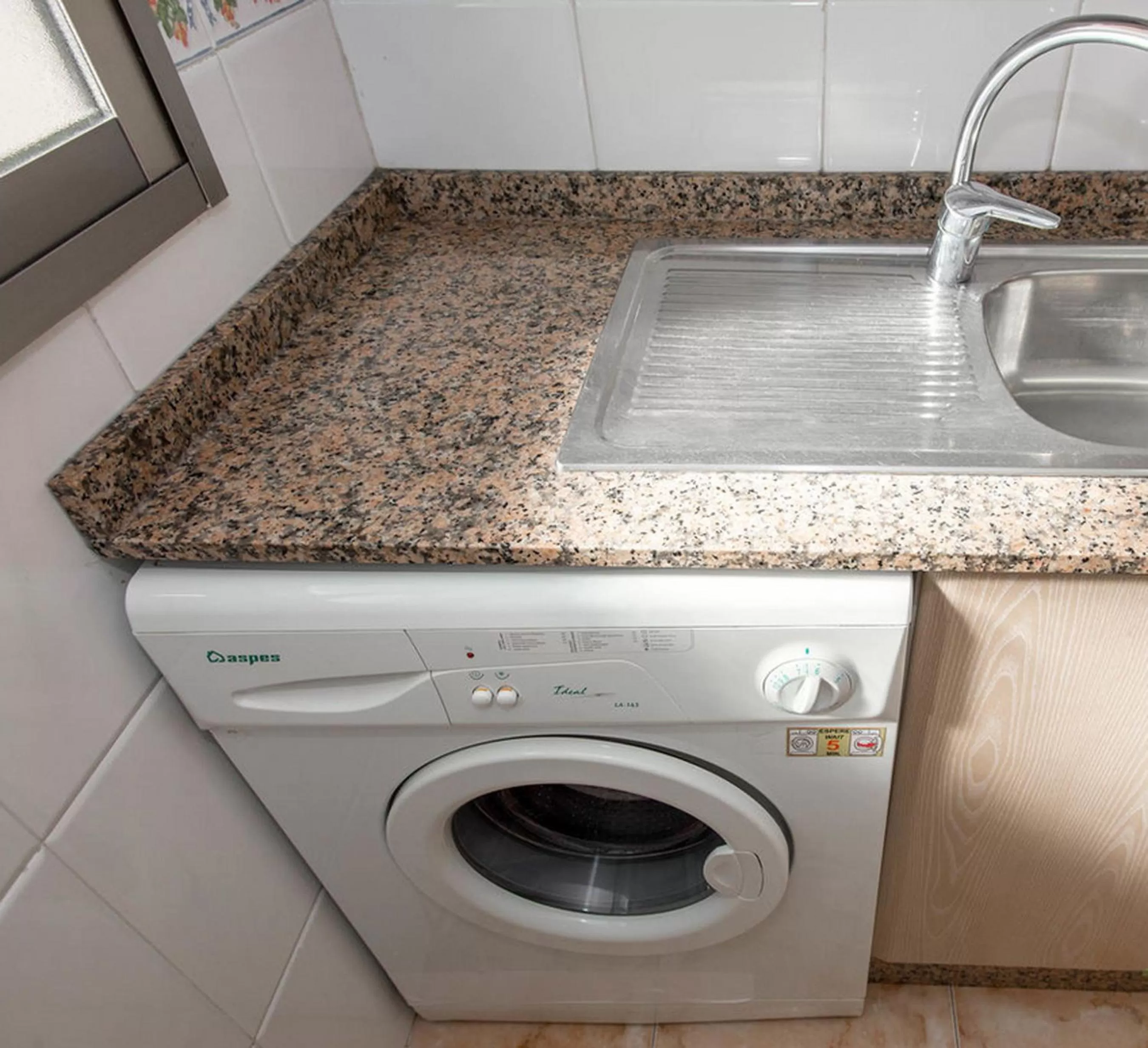 Kitchen or kitchenette in Apartamentos Turísticos Fresno