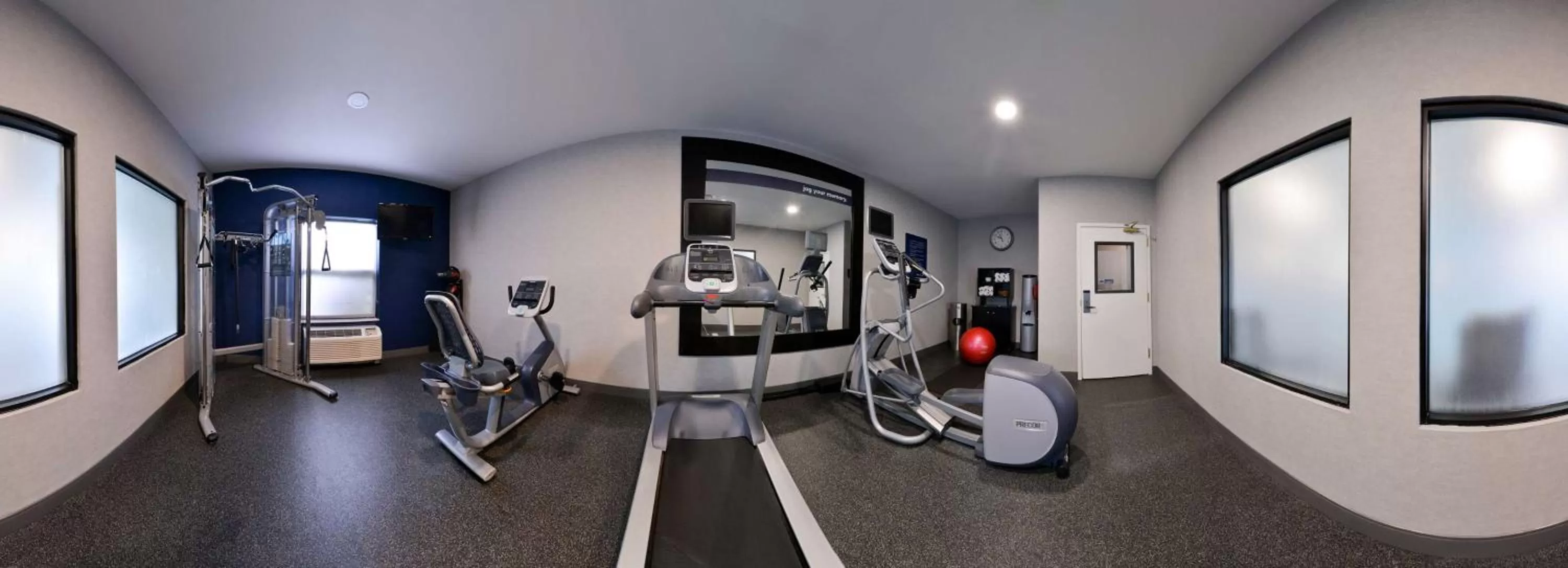 Fitness centre/facilities in Hampton Inn LaPorte