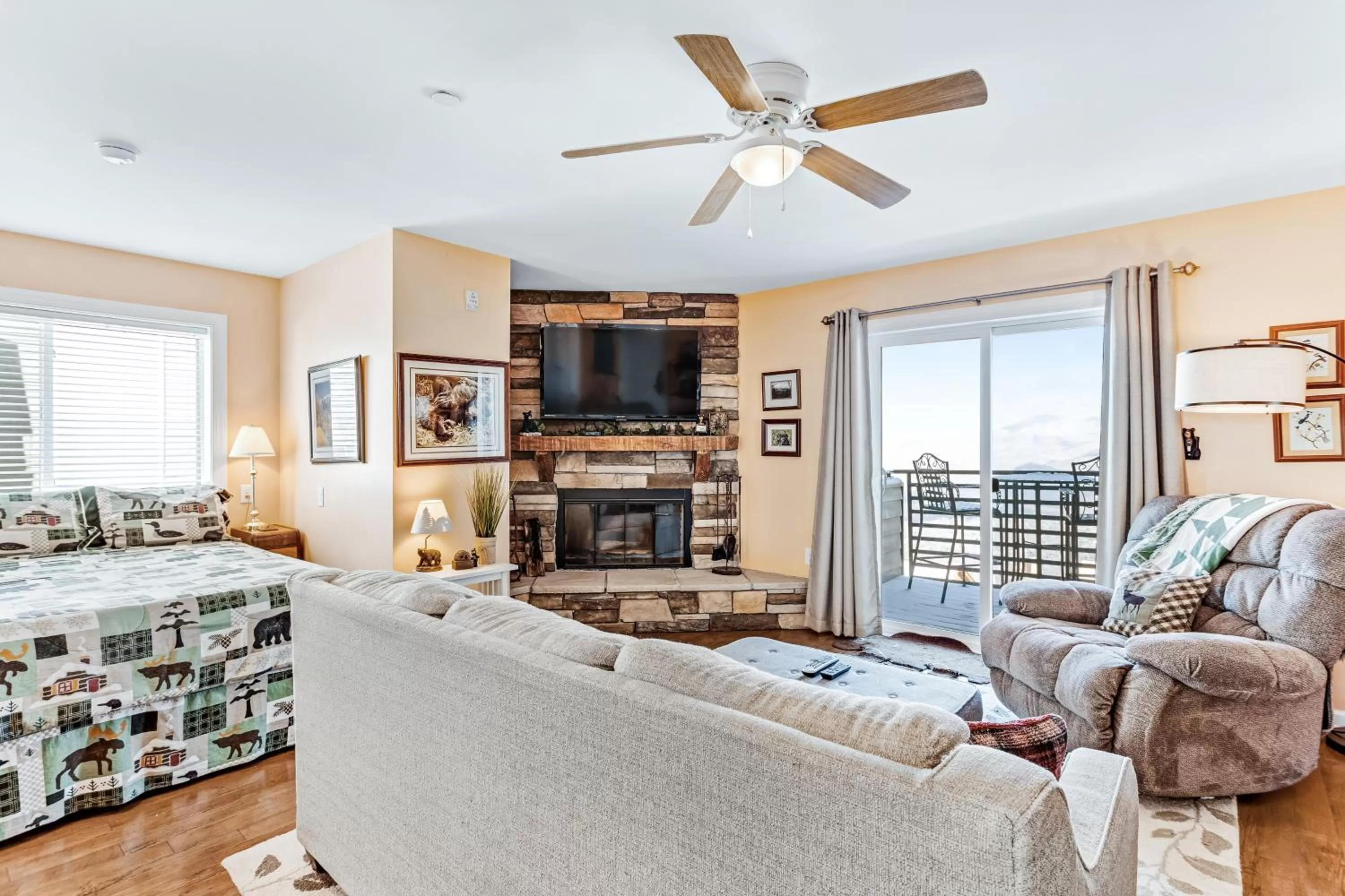 Seating Area in Gatlinburg Summit Condo #6208