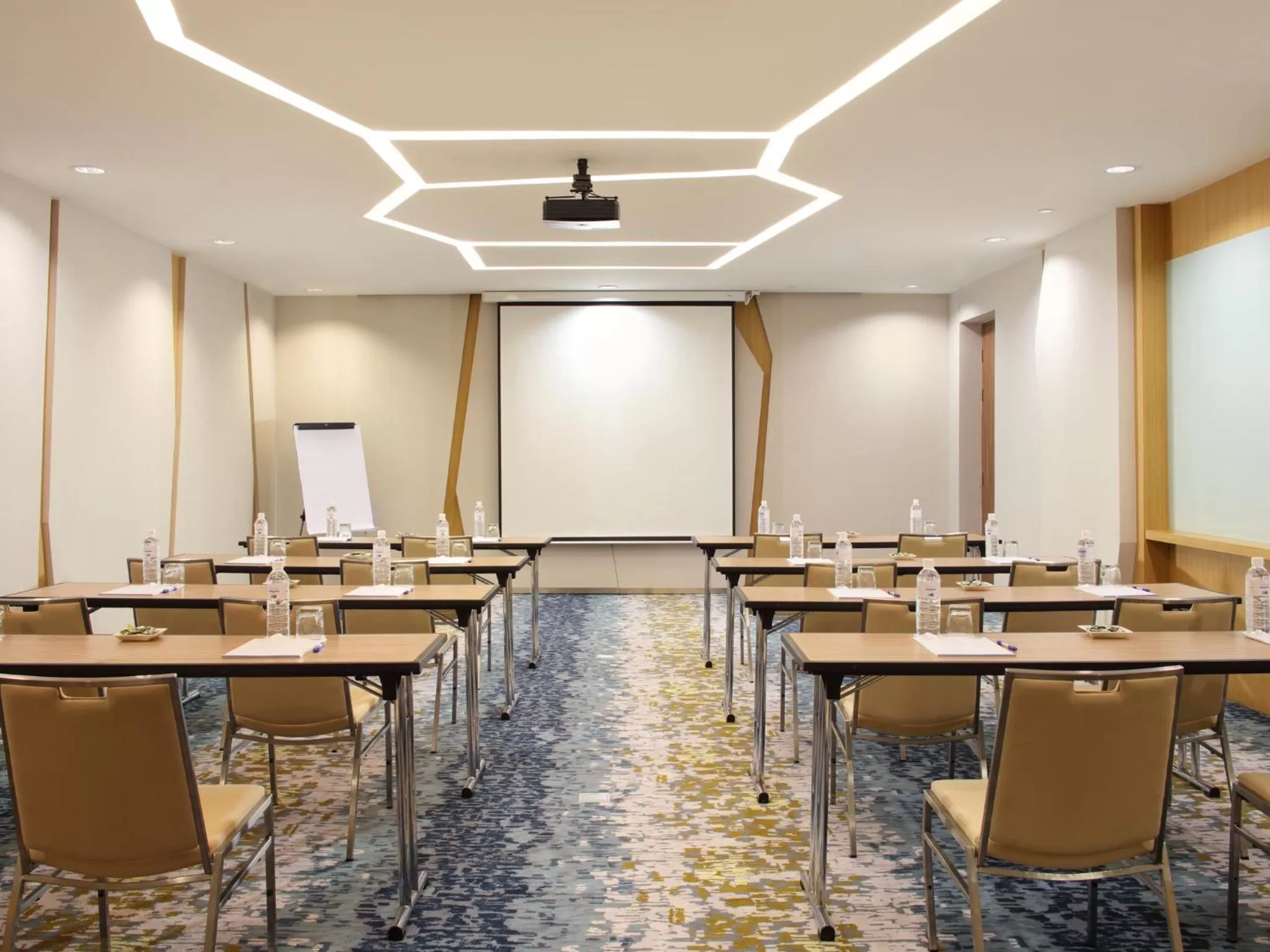 Business facilities in Holiday Inn Express Baruna by IHG