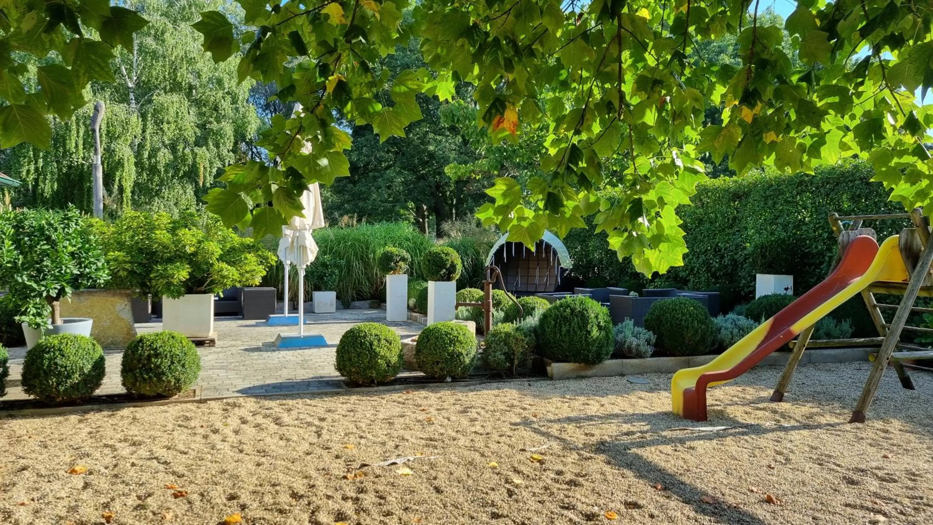 Children play ground in BIRKENHOF GOLS - B & B - Wohlfühl Hotel mit Wochenend-Restaurant