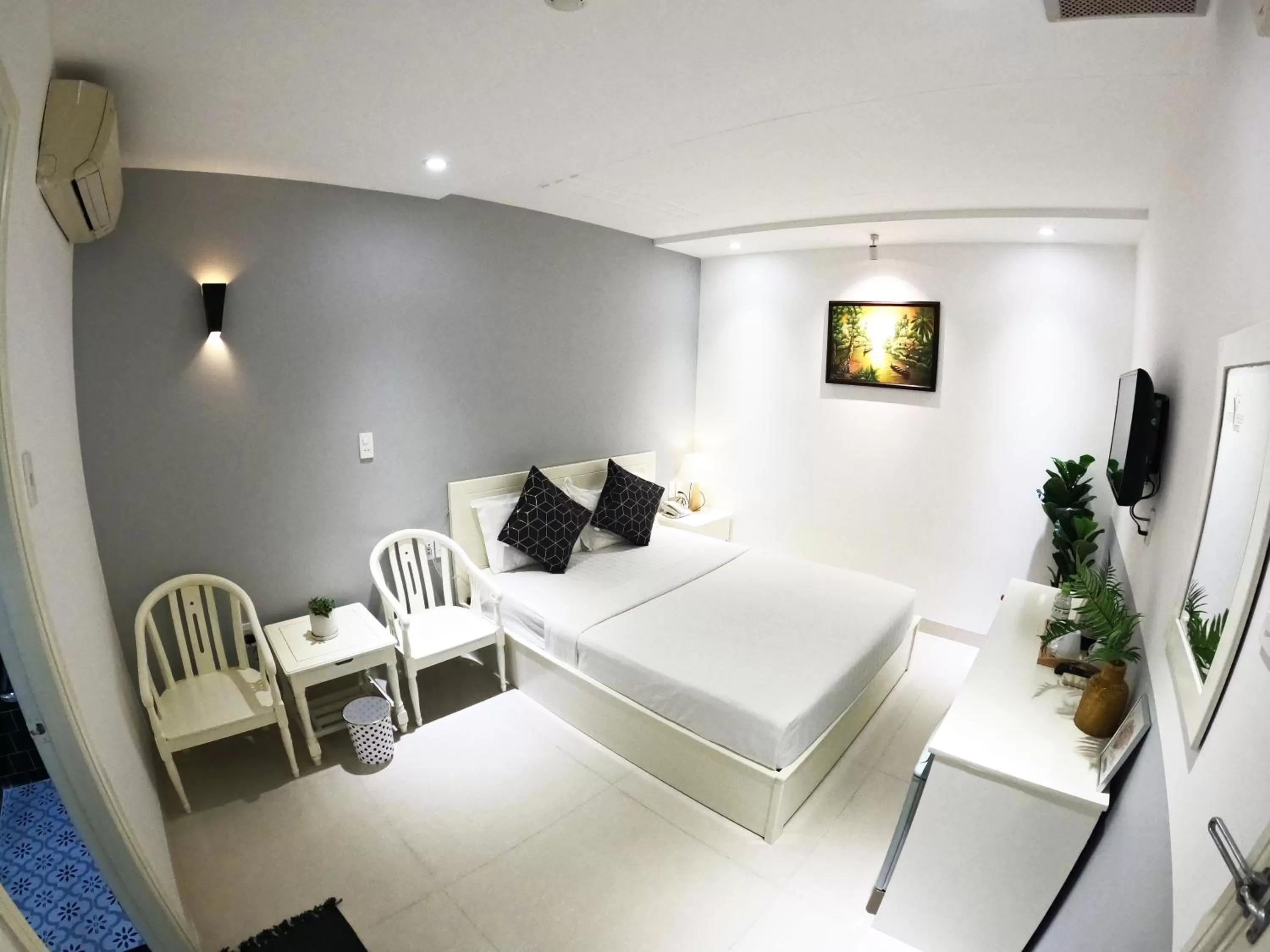 Photo of the whole room, Bed in Dinh Phat Hotel