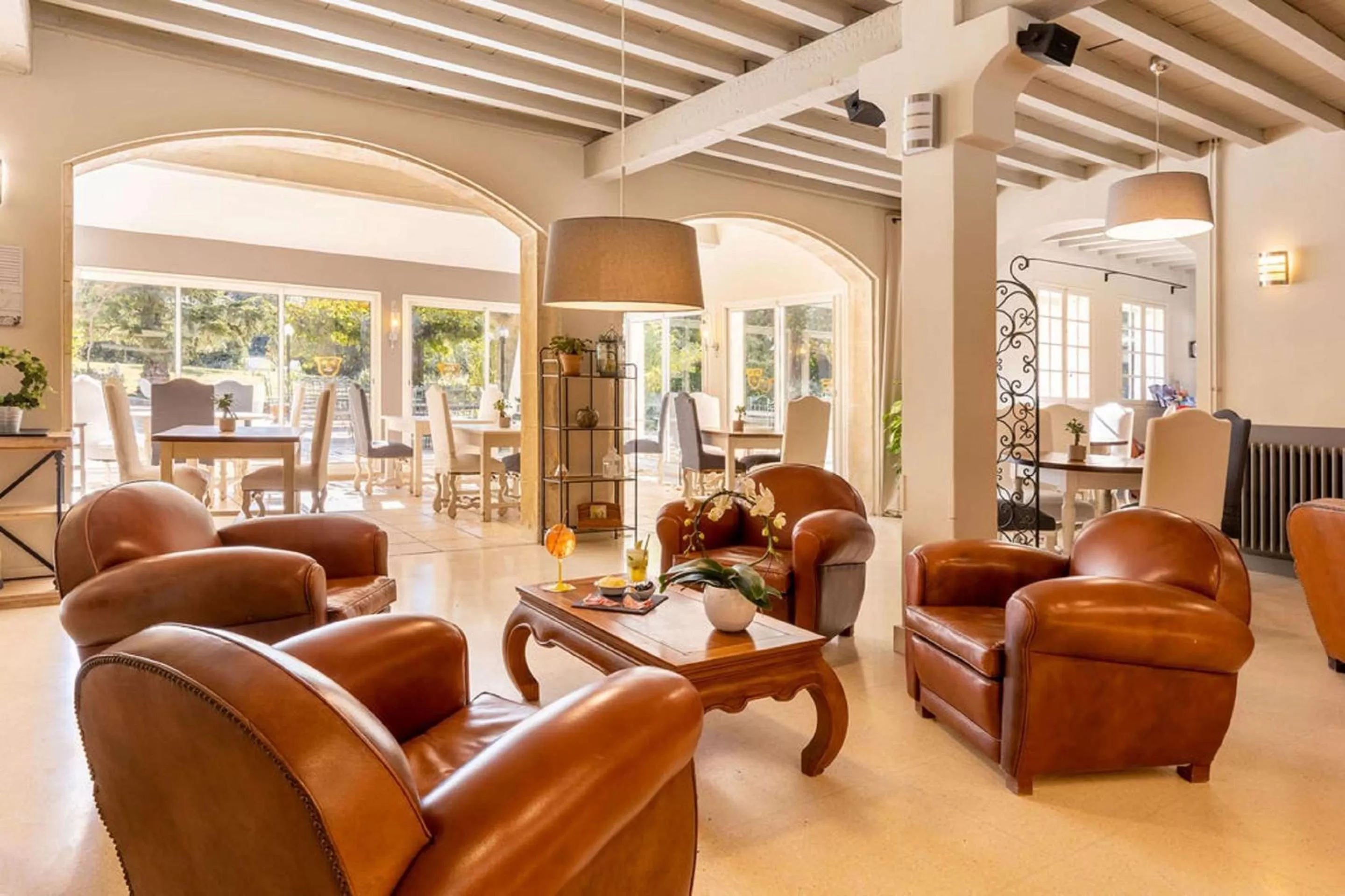 Lounge or bar in Best Western Le Val Majour