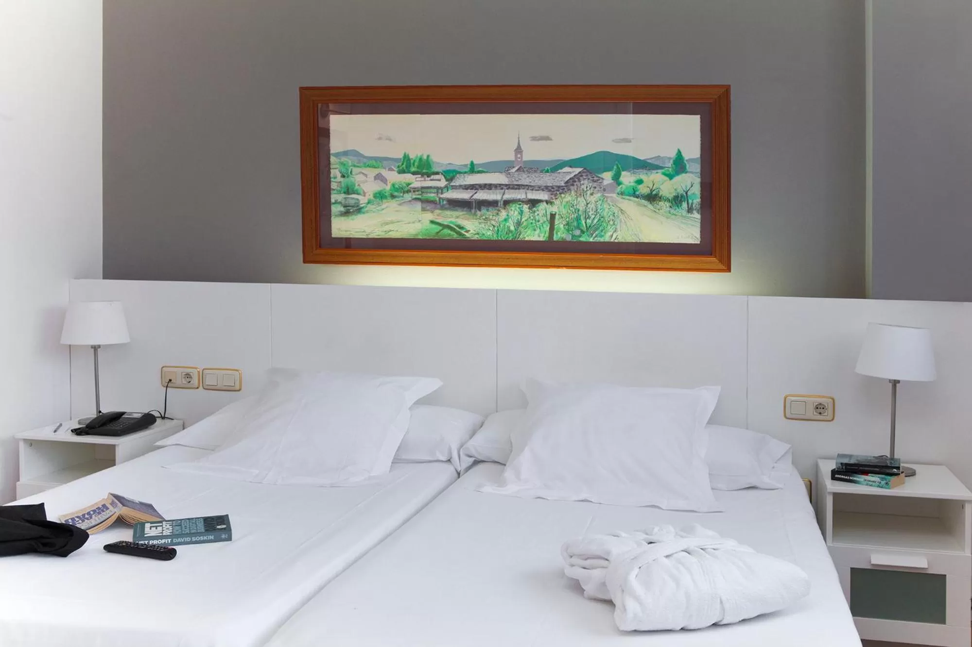 Bed in Aparthotel Atenea Barcelona