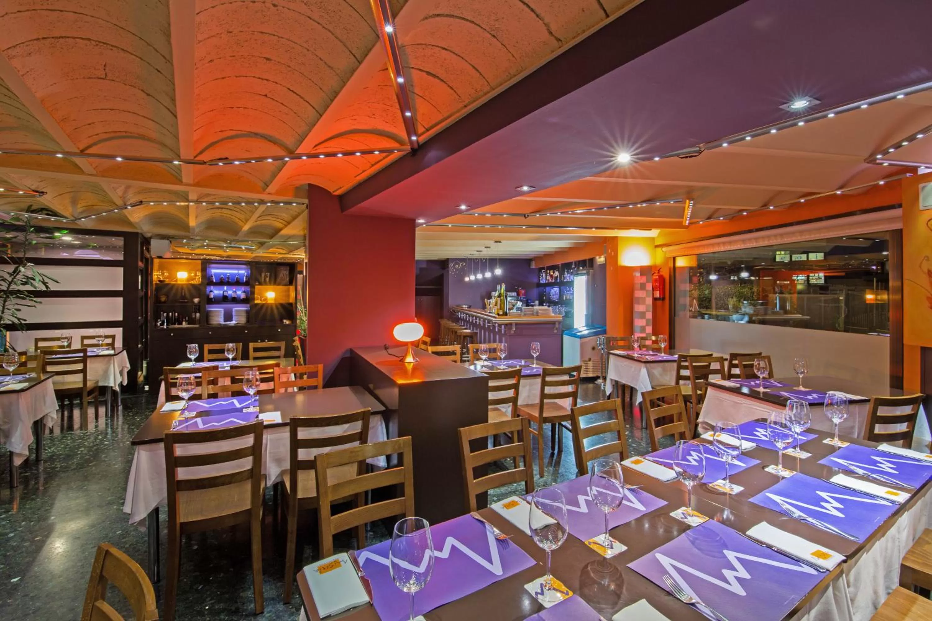 Restaurant/places to eat in Hotel Avenida