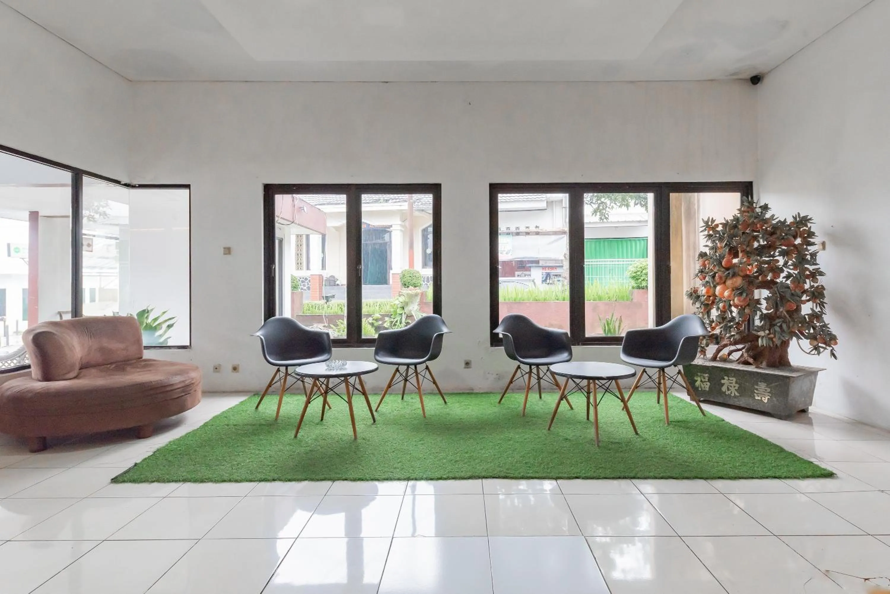 Property building in RedDoorz near Taman Kota Lapang Merdeka Sukabumi