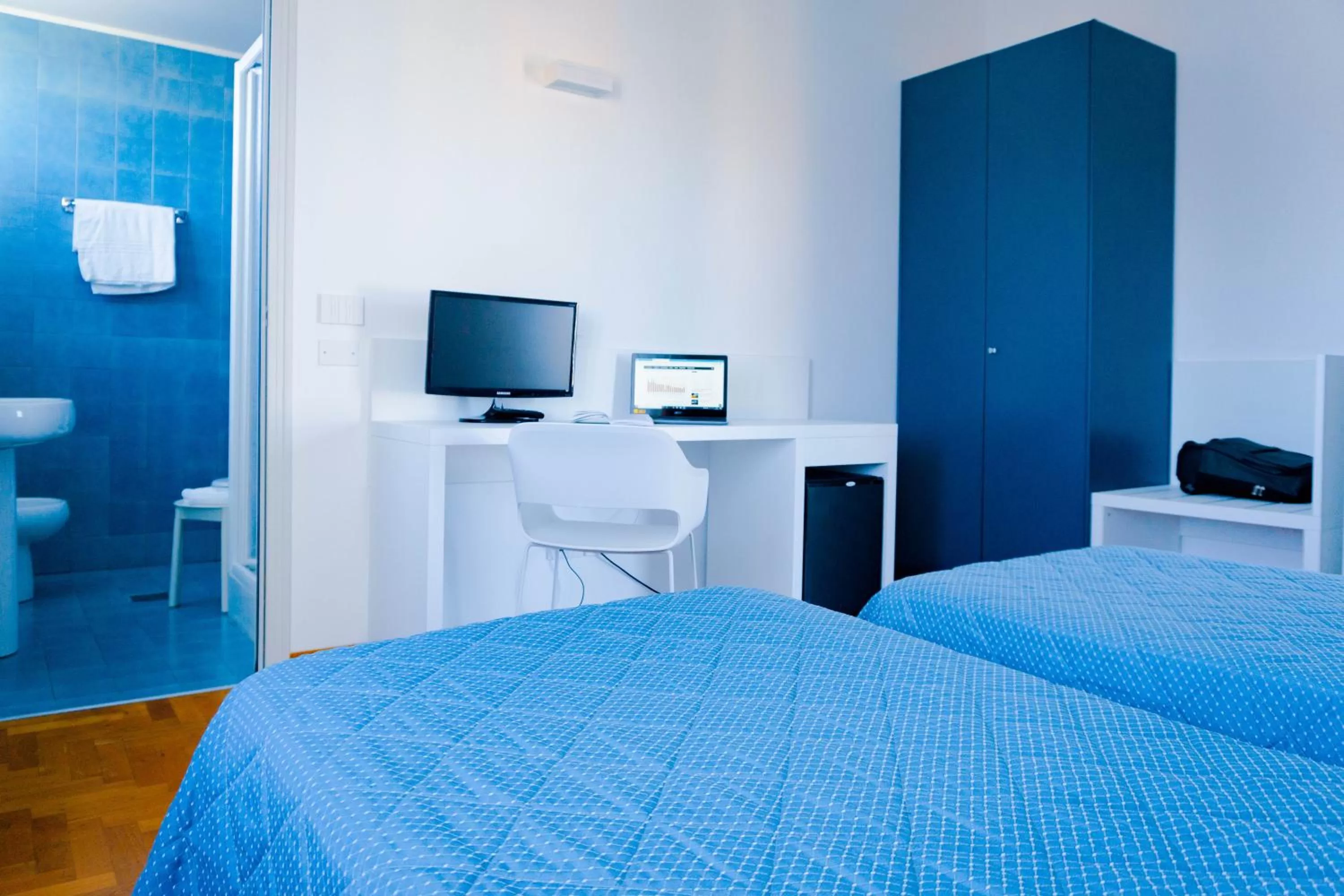 Photo of the whole room, Bed in Hotel Mistral