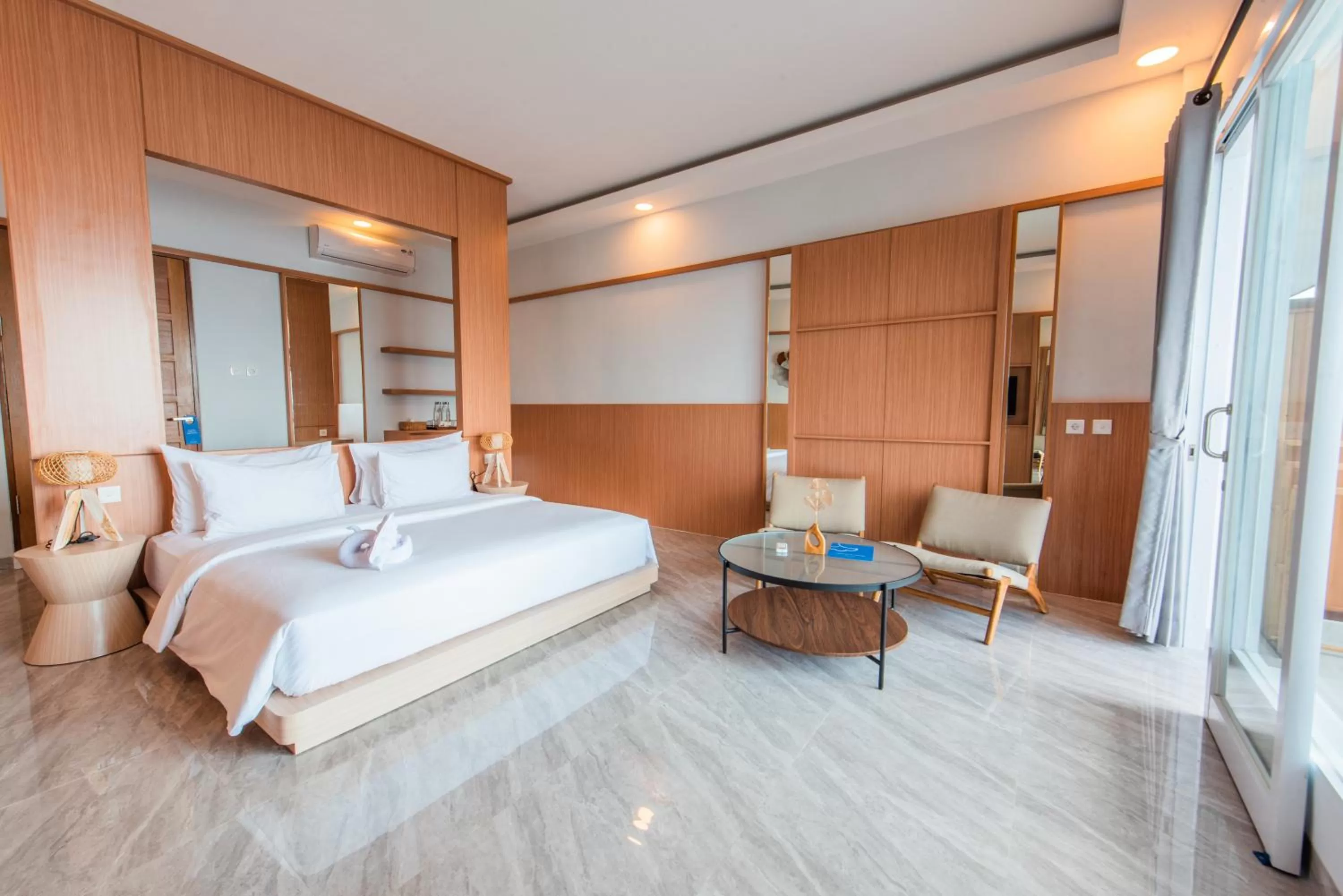 Bed in Sea La Vie Resort Nusa Penida