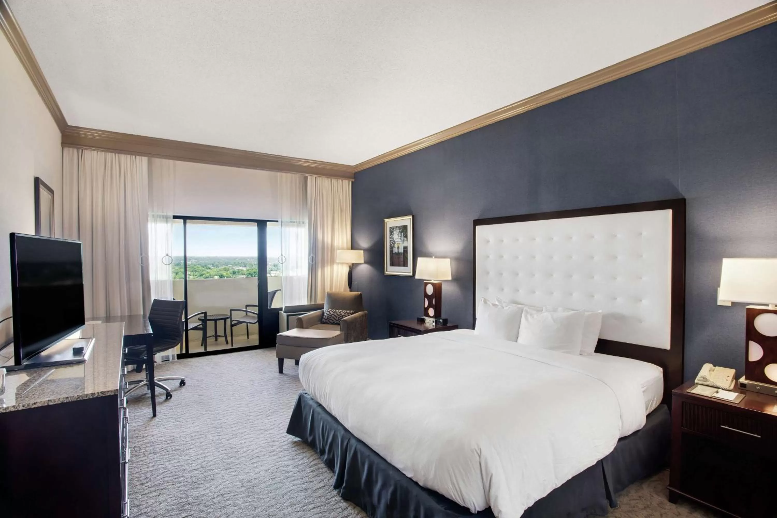 Bedroom, Bed in DoubleTree by Hilton Little Rock