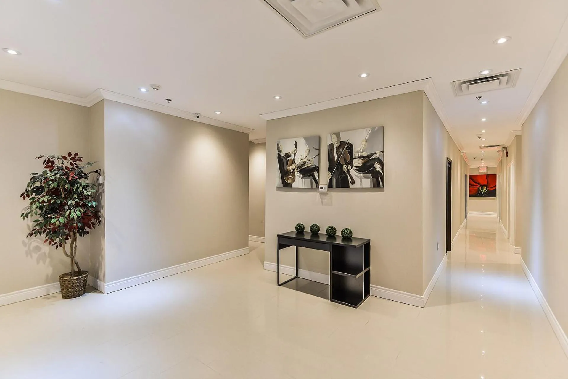 Lobby or reception in NU Hotel Toronto Airport