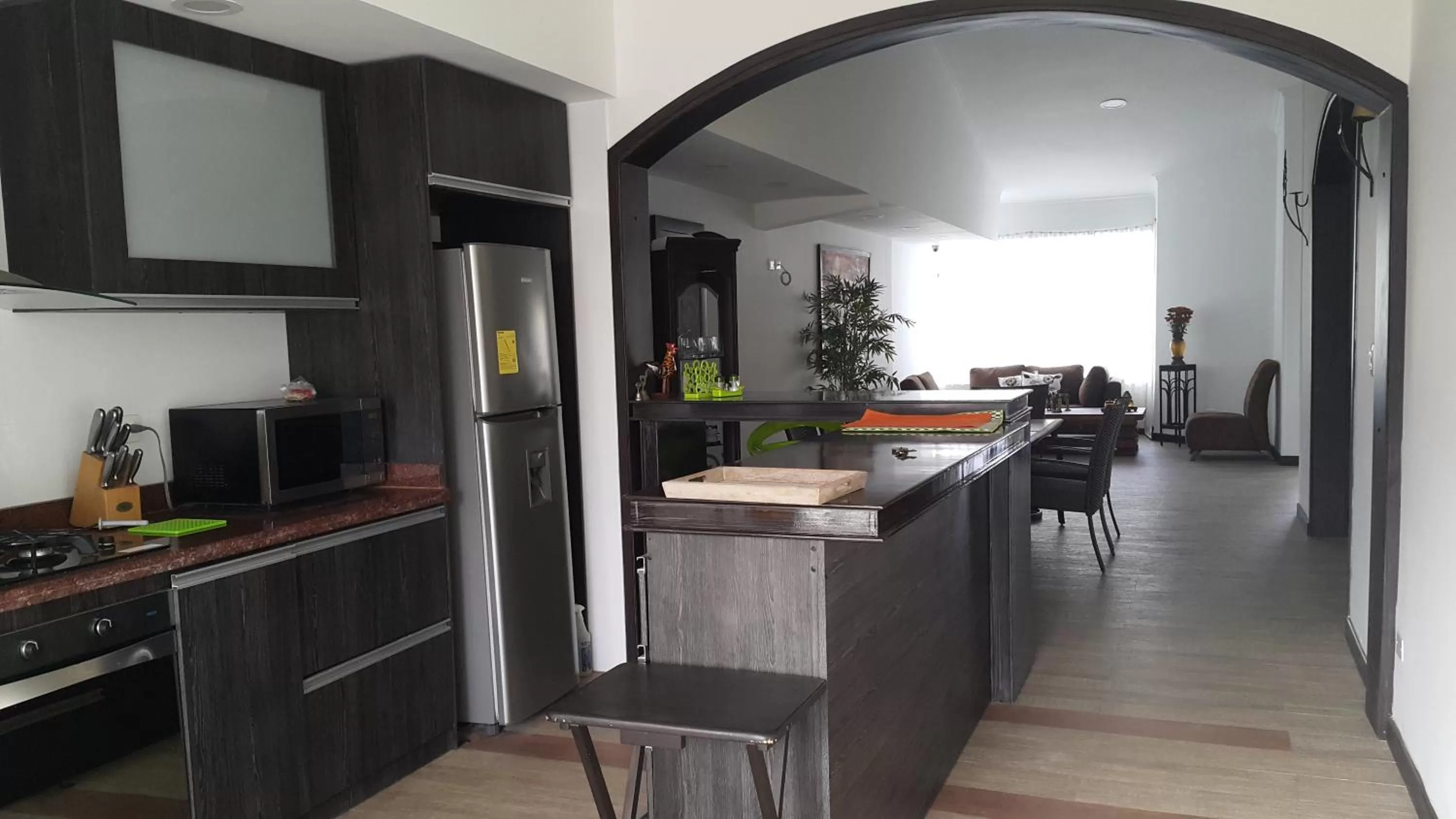 Kitchen or kitchenette, Lounge/Bar in Hospedaje Solymar Sarie Bay