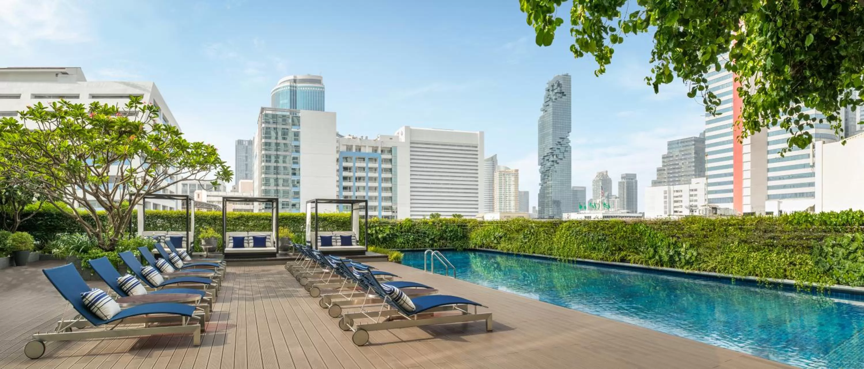 Swimming pool in Le Meridien Bangkok