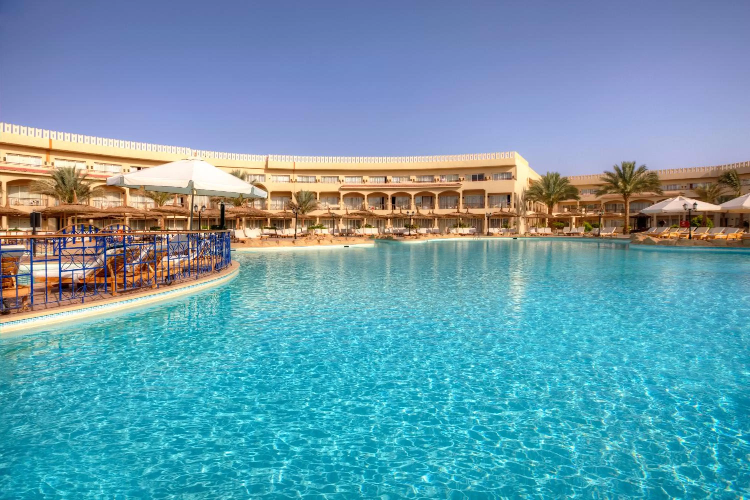 Swimming pool in Pickalbatros Royal Moderna Sharm "Aqua Park"- All inclusive