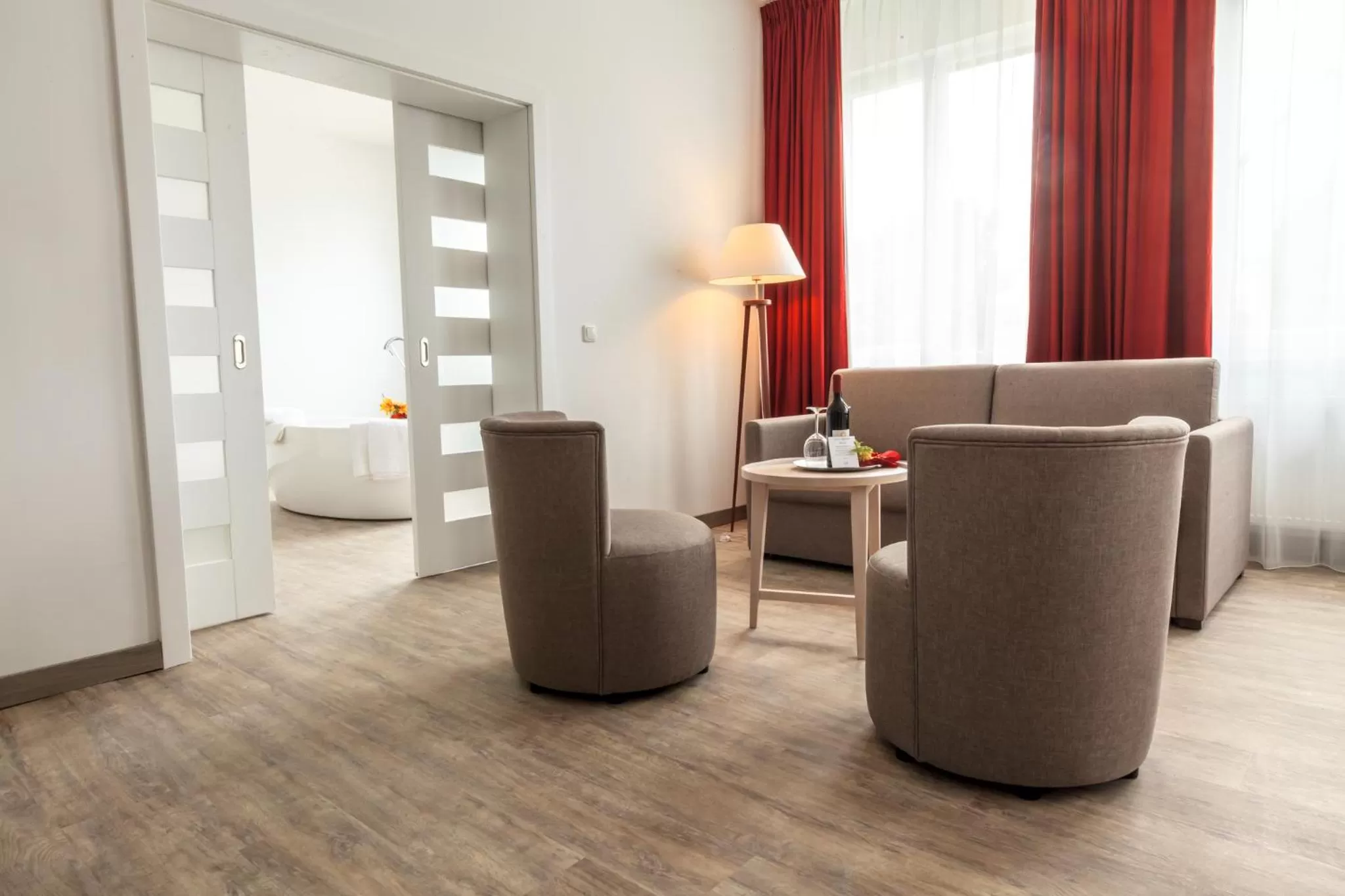 Seating area in Ruhr Inn Hotel