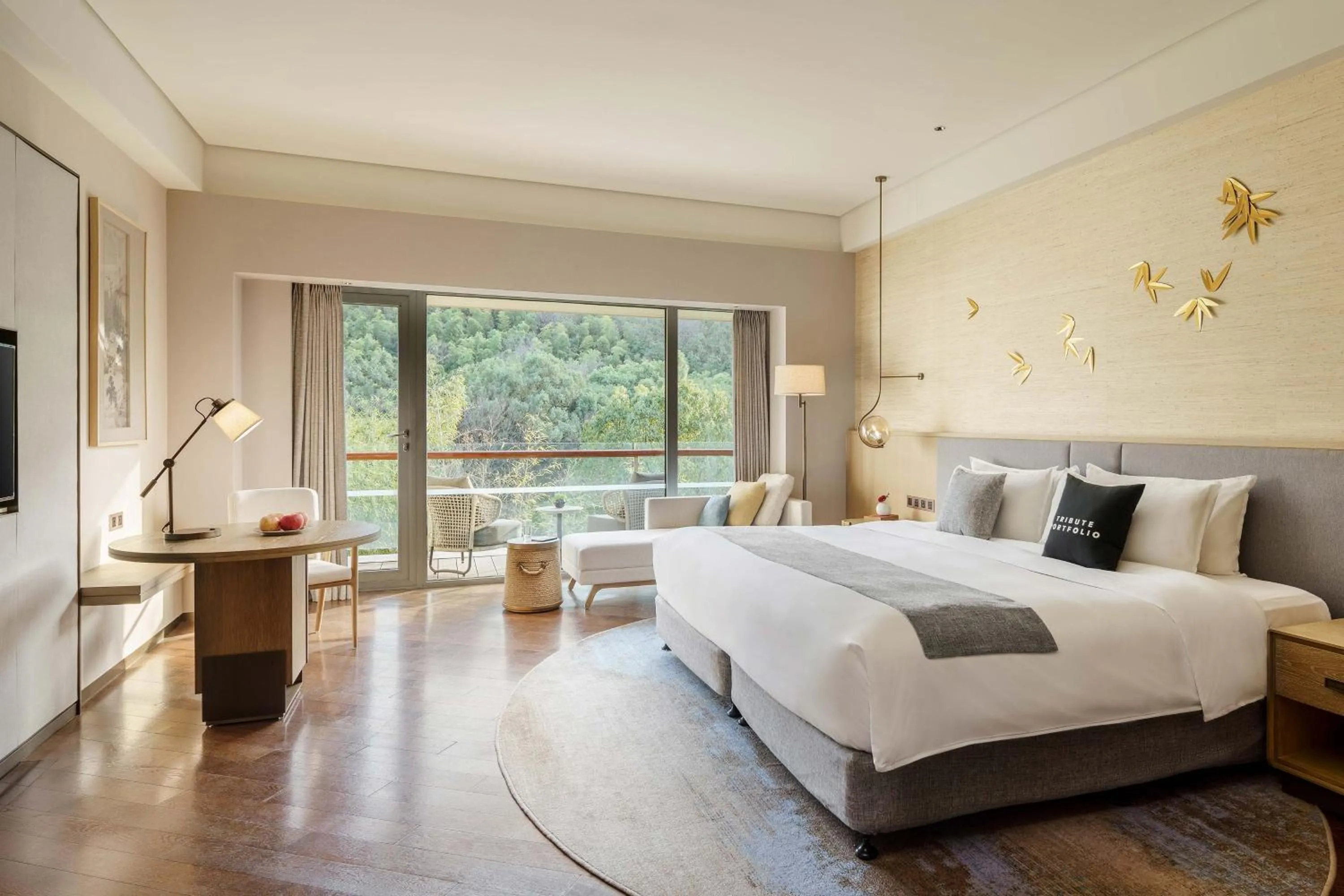 Superior Room King in The Yuluxe Sheshan, Shanghai, A Tribute Portfolio Hotel