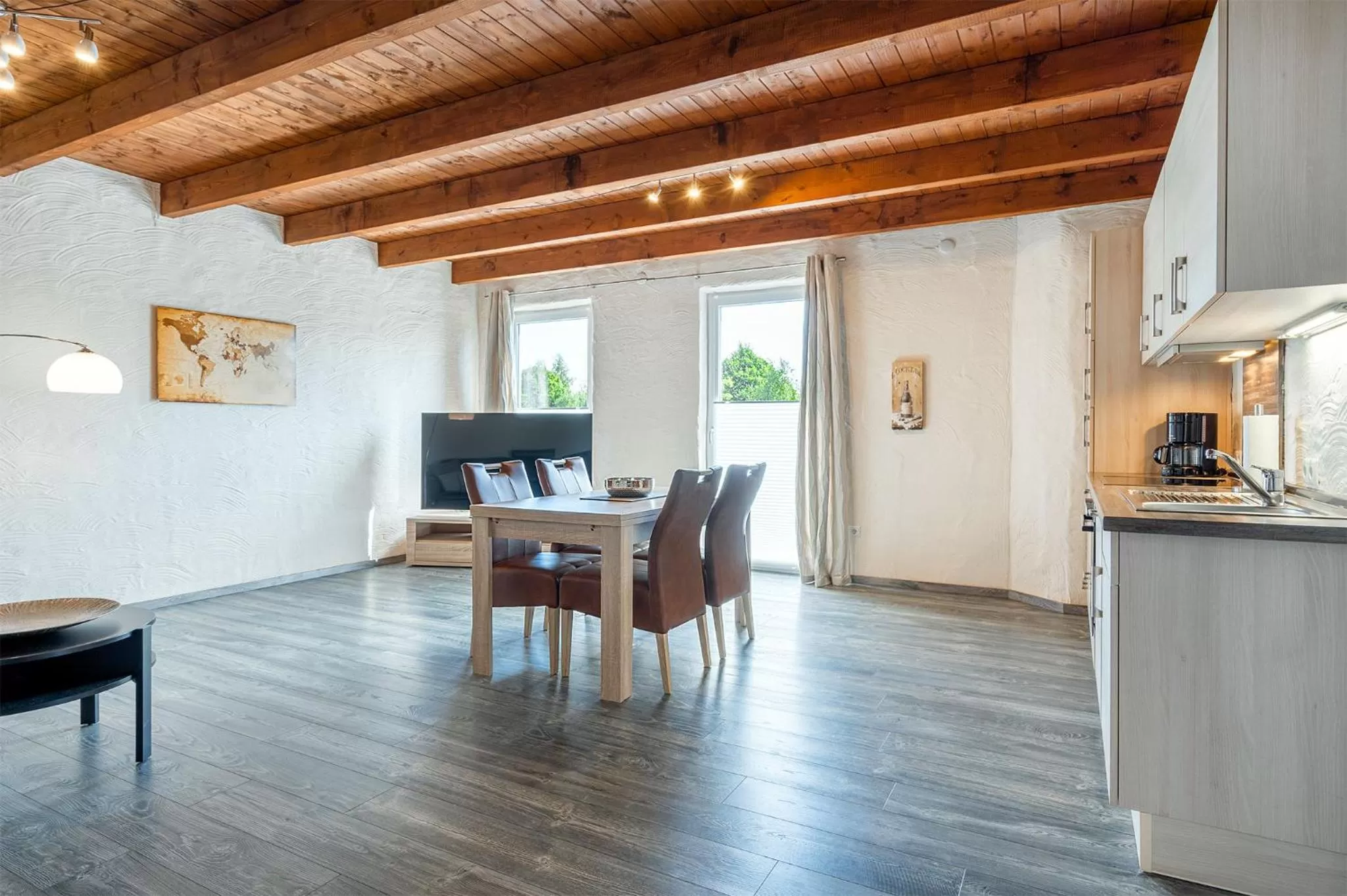 Kitchen or kitchenette, Dining Area in Villa Moorstern