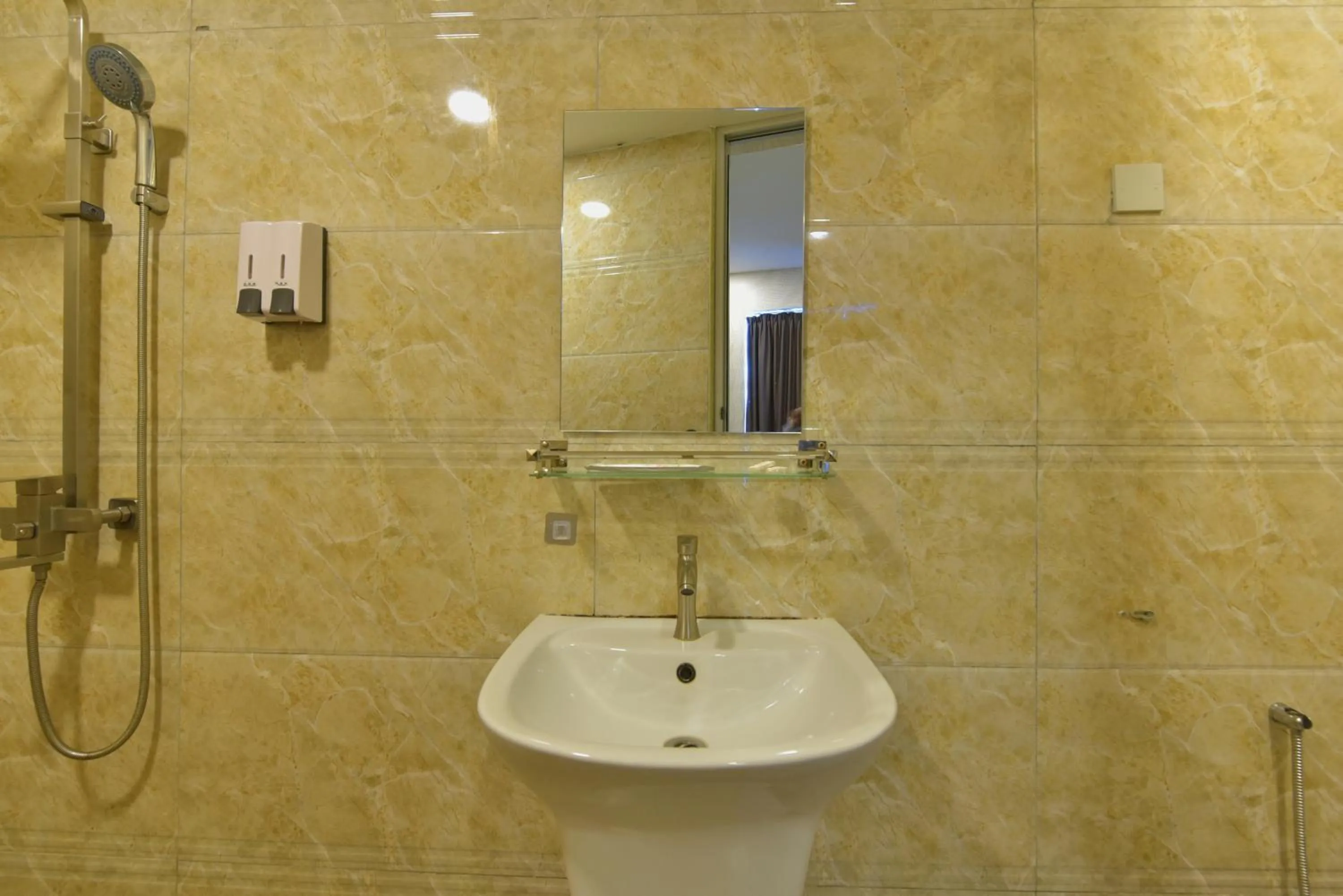 Bathroom in Townhouse OAK Hotel Holmes Johor Jaya