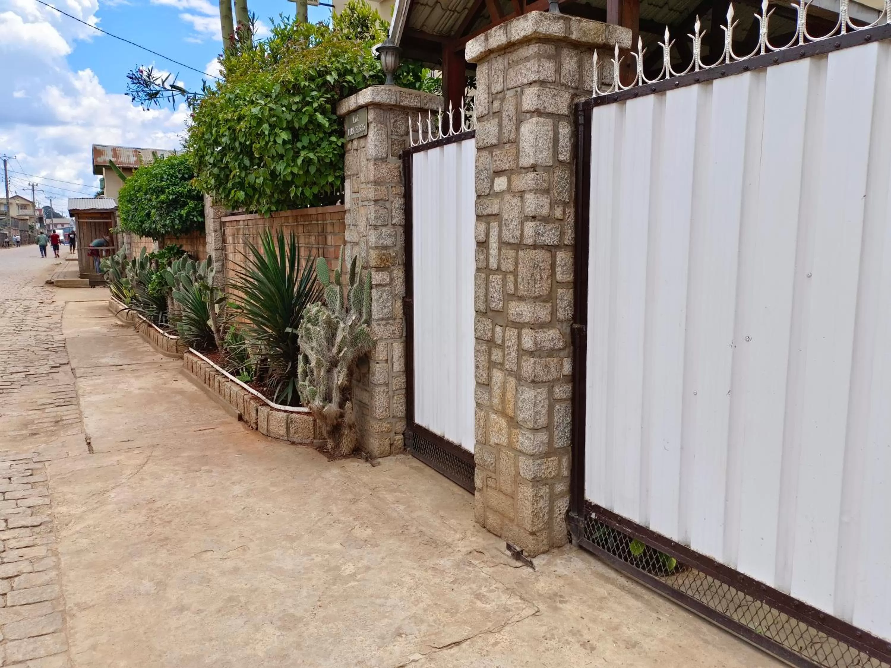 Facade/entrance in Antsirabe Hotel