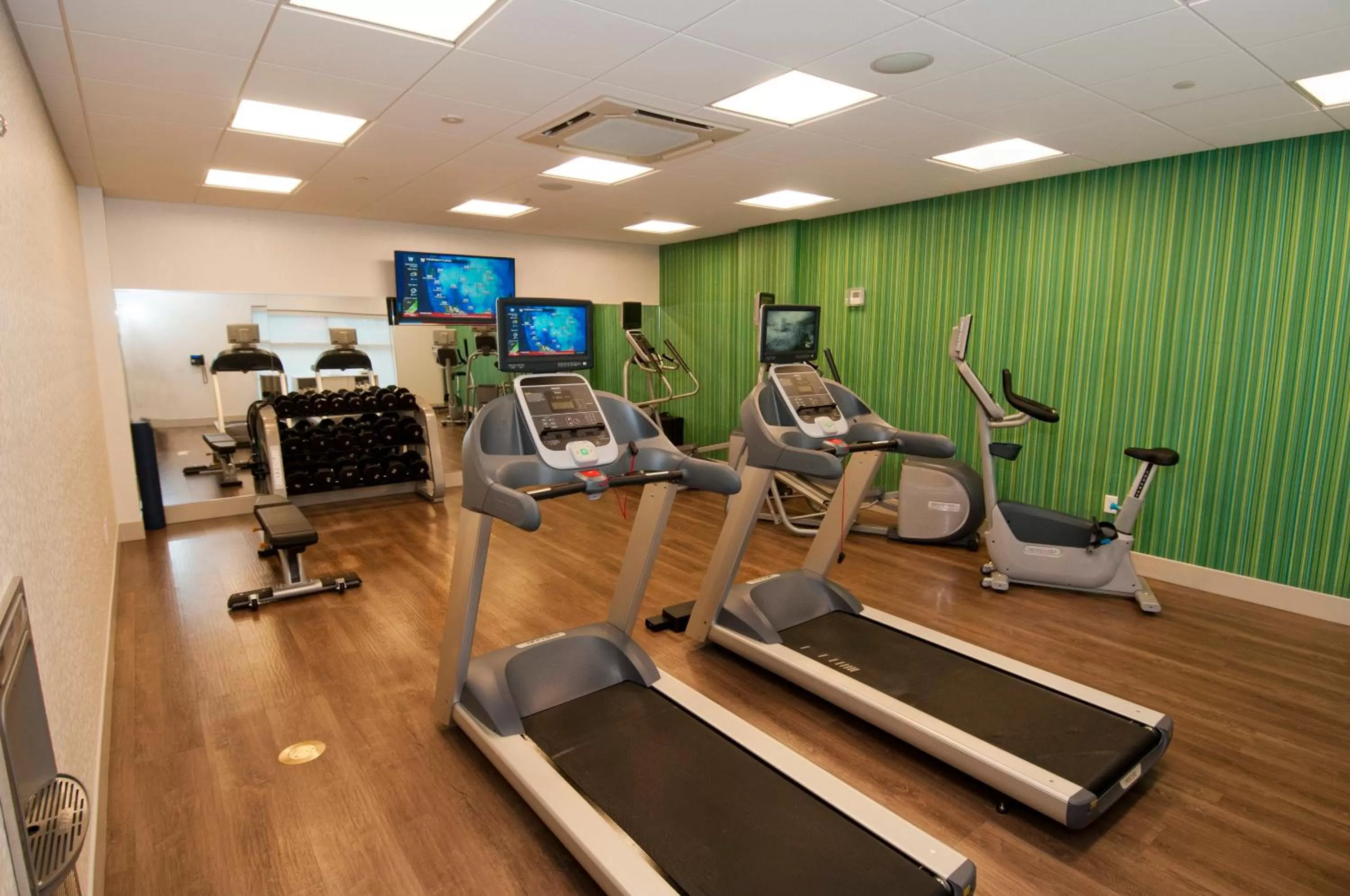 Fitness centre/facilities in Holiday Inn Express & Suites Johnstown by IHG