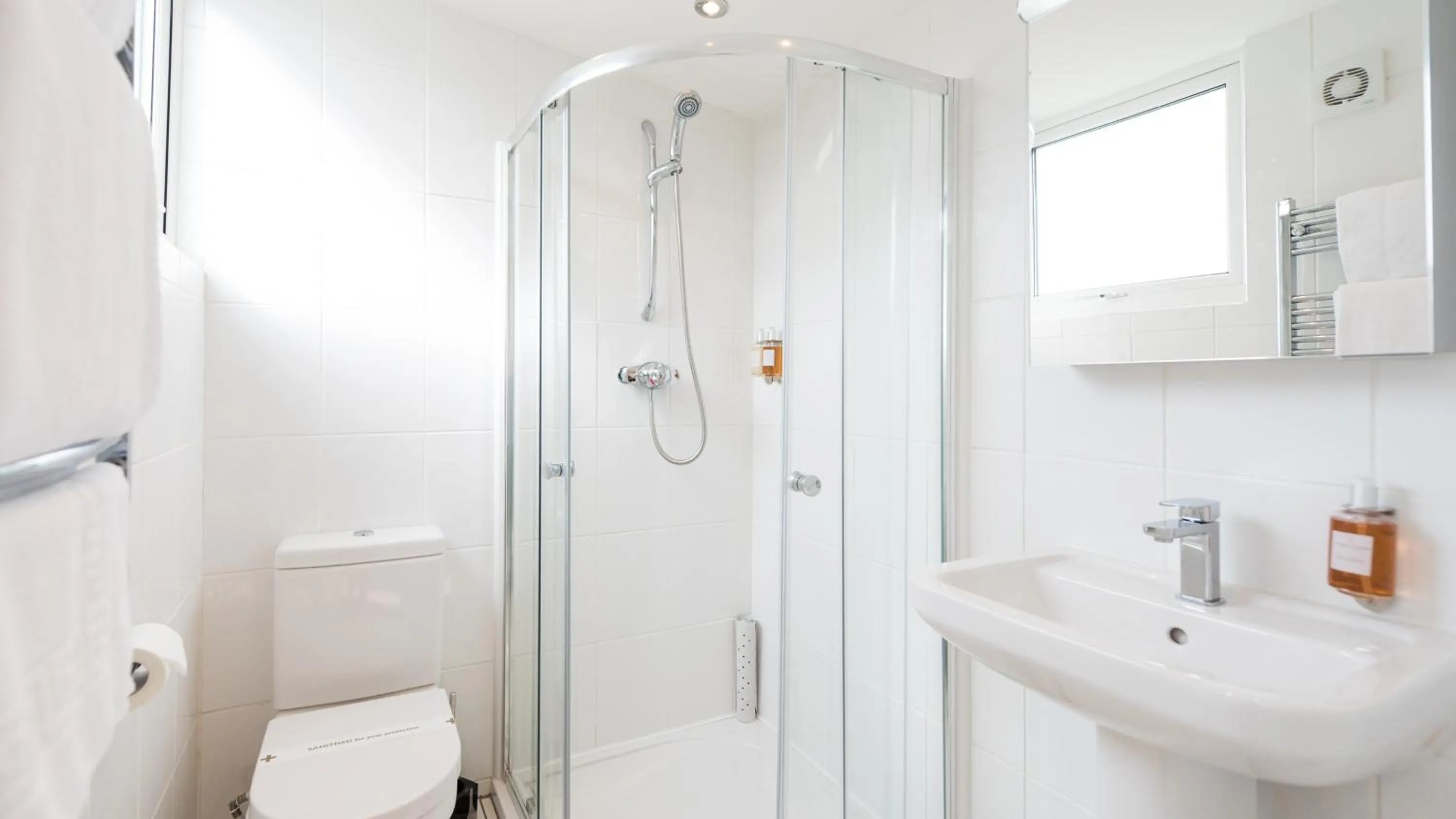 Bathroom in The Devon Hotel