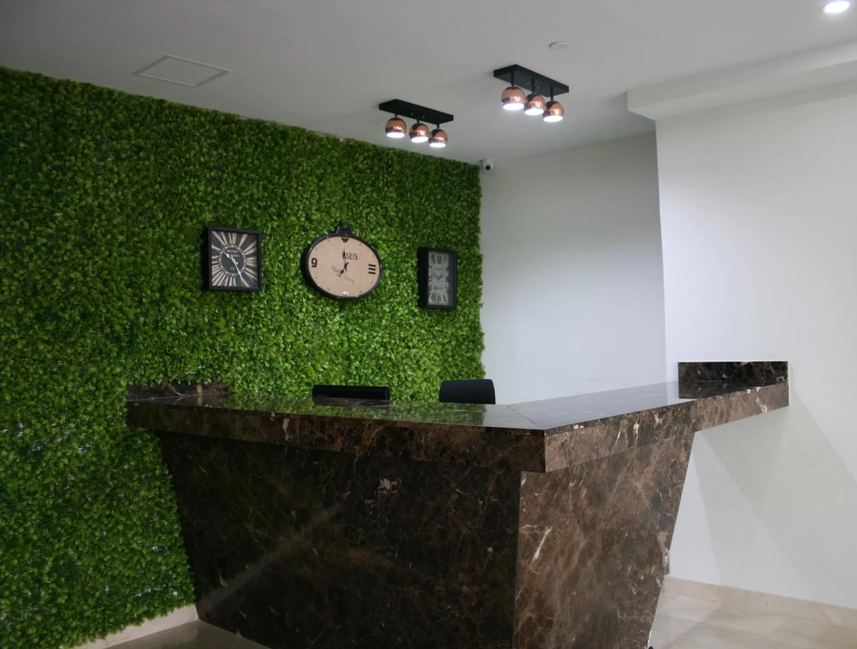 Facade/entrance in Hotel Madeiro