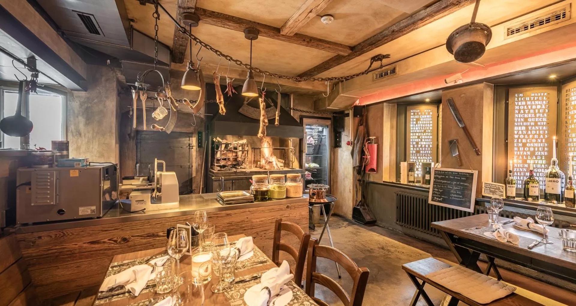 Restaurant/places to eat in feRUS Hotel