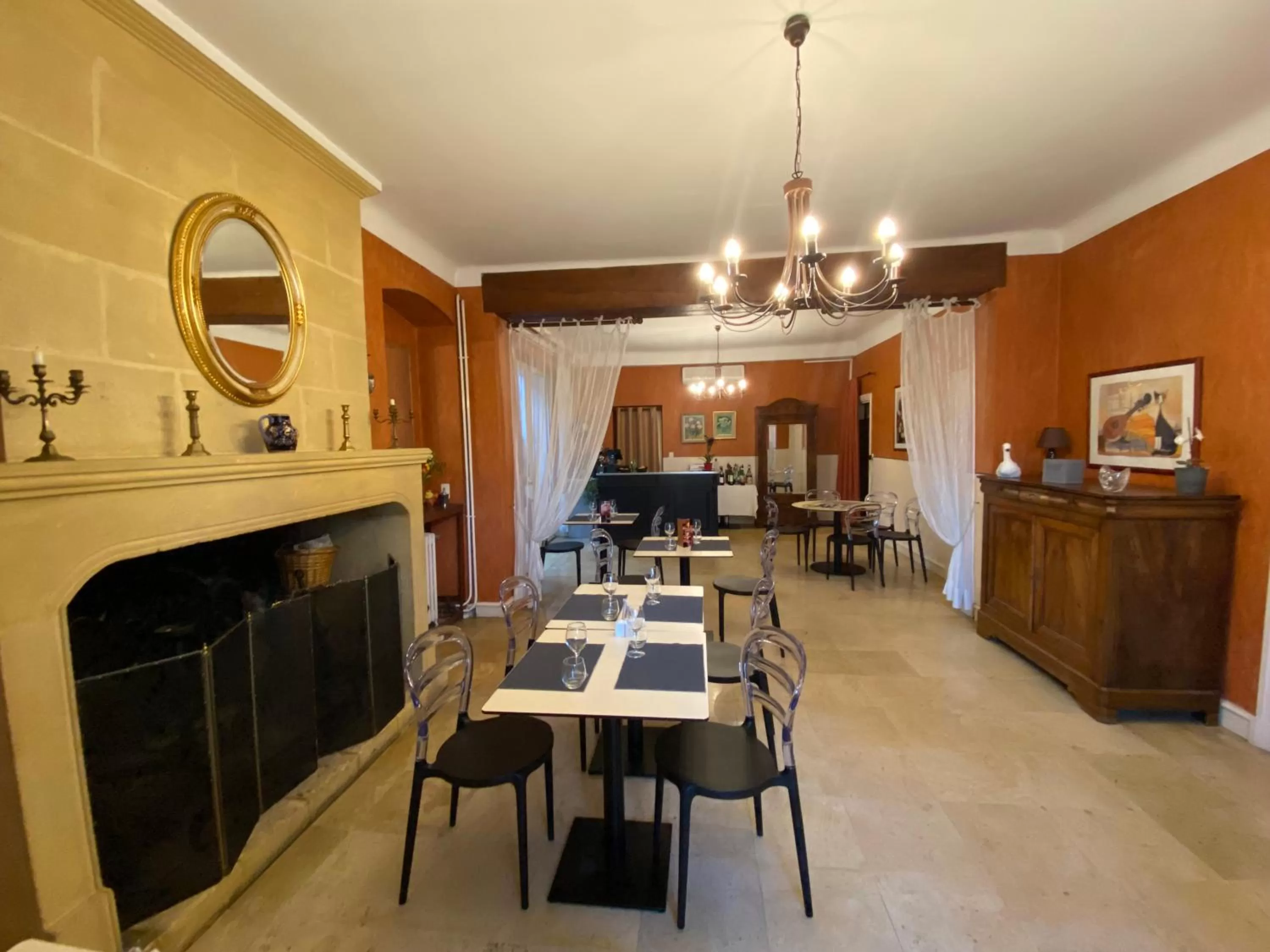 Restaurant/places to eat in Logis Hôtel Le Cygne