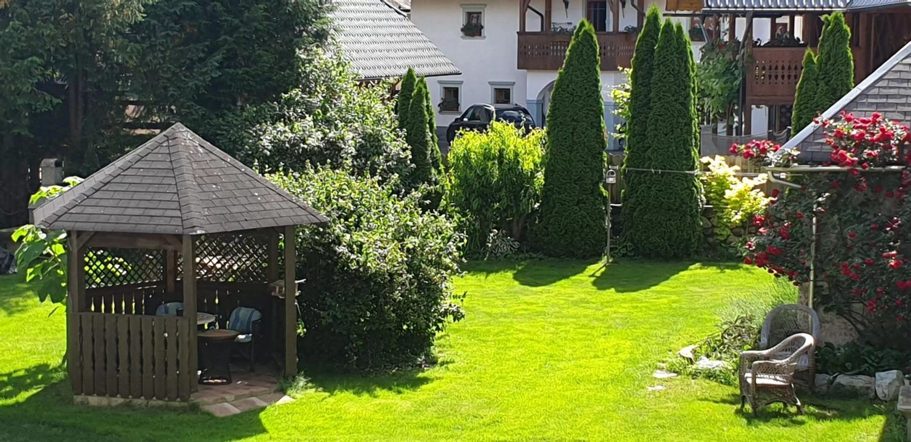 Garden in B&B Vidmar, Lesce-Bled