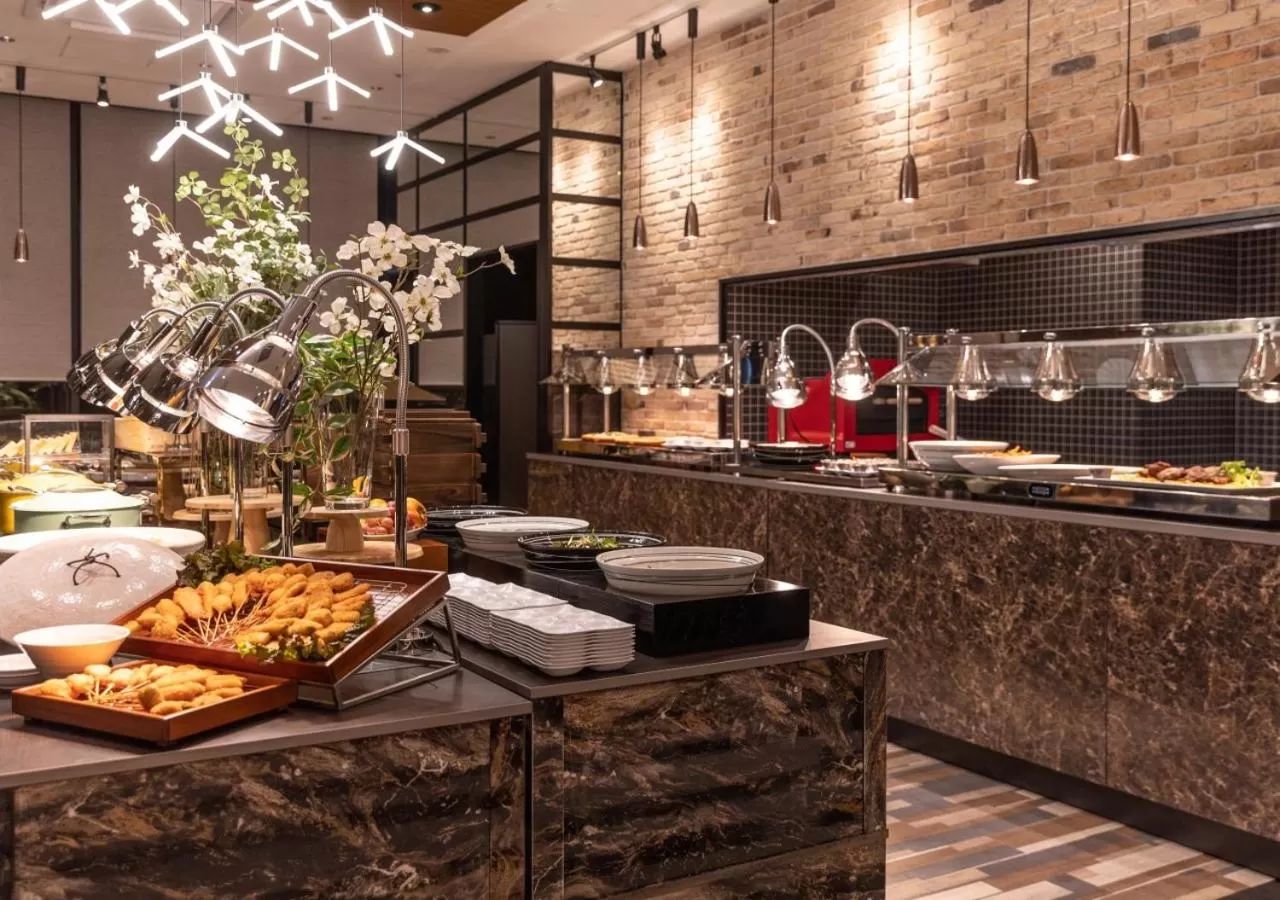 Restaurant/places to eat in APA Hotel & Resort Osaka Umeda Eki Tower