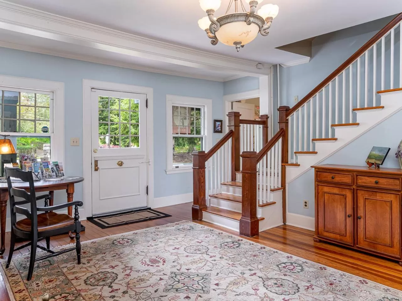 Lobby or reception in Pinecrest Bed & Breakfast