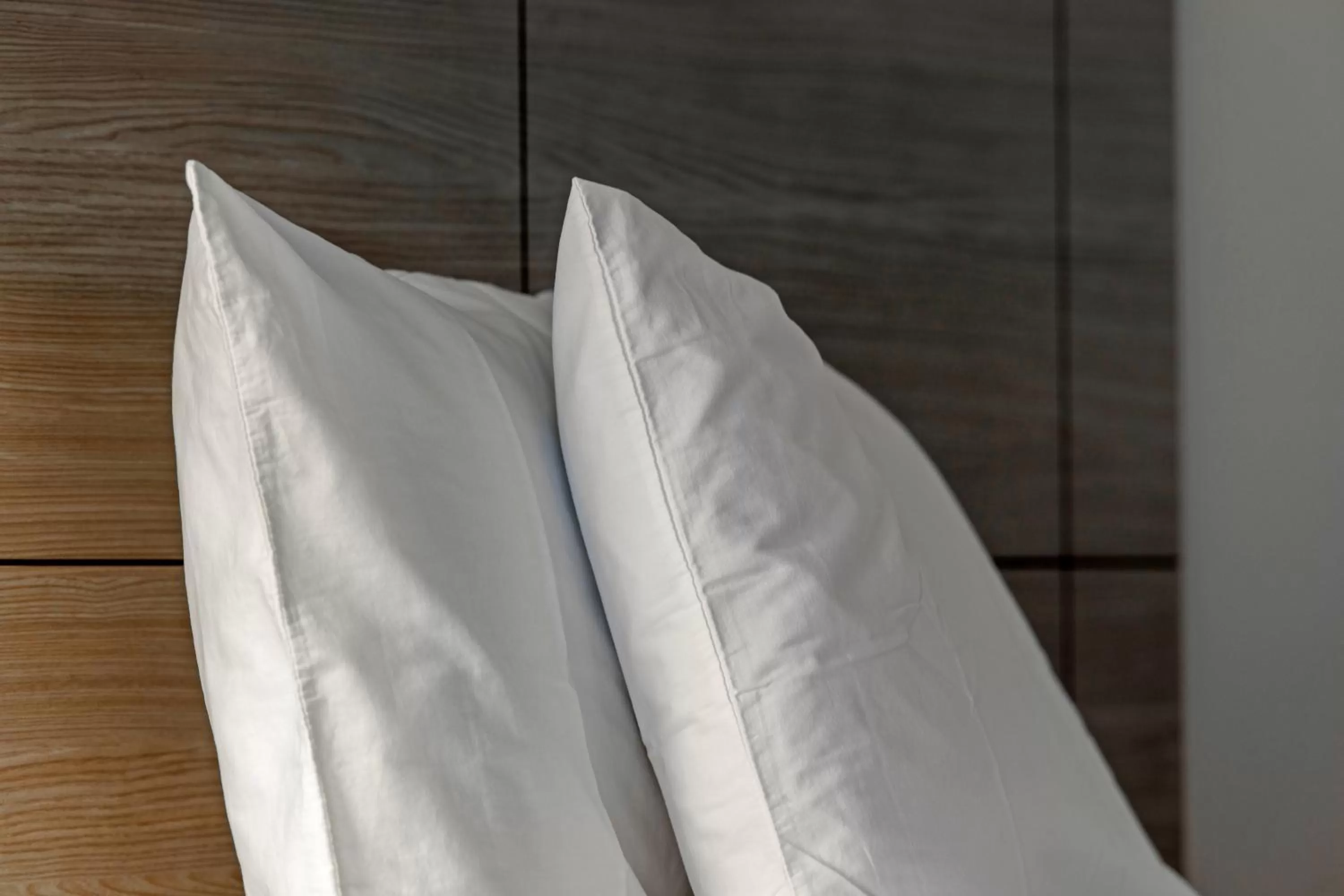 Bed in The Gunnison Inn at Dos Rios Golf Course