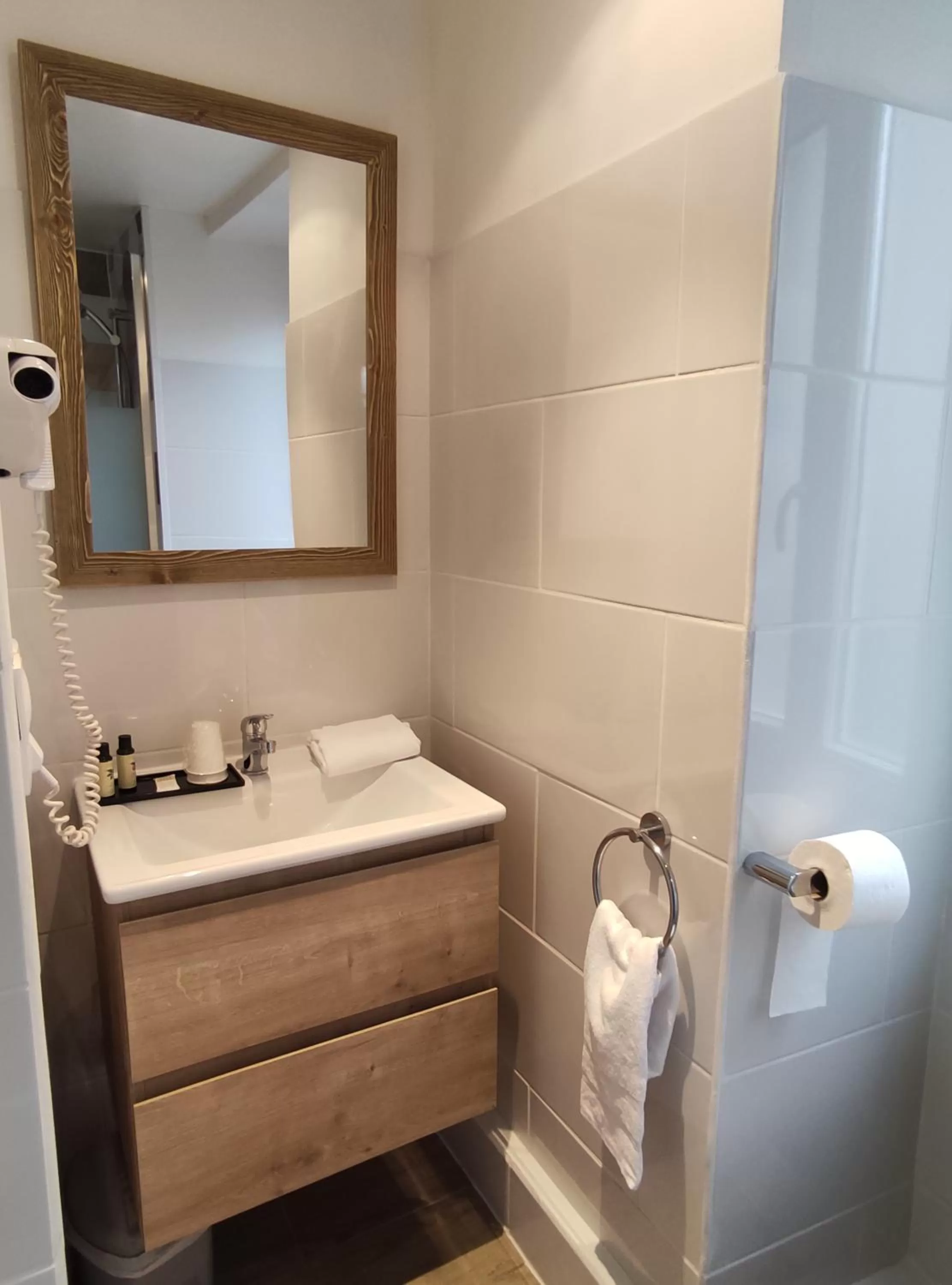 Bathroom in Le Pavillon Saint-Martin